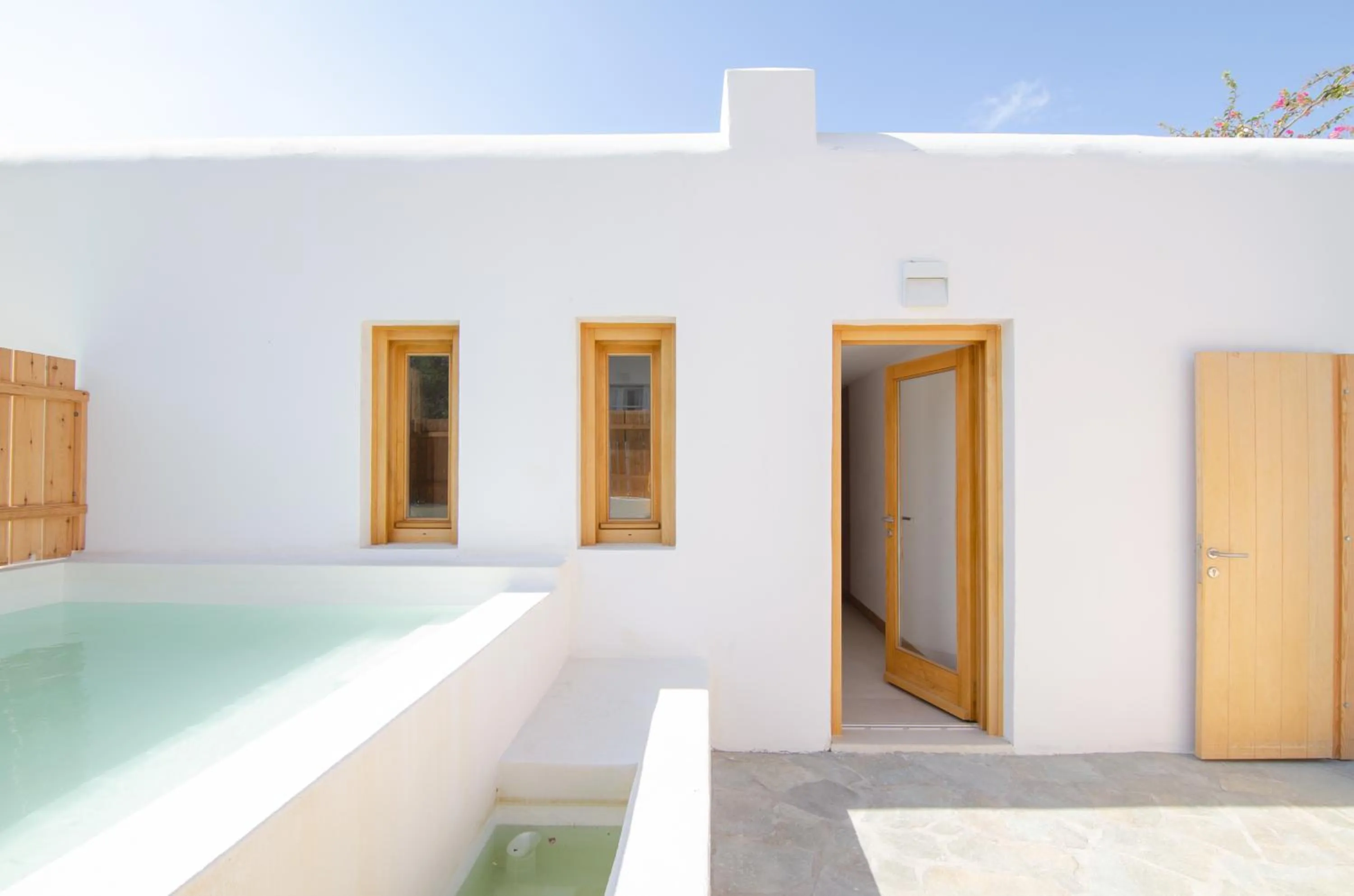 Swimming pool in Dionysos Seaside Resort Ios