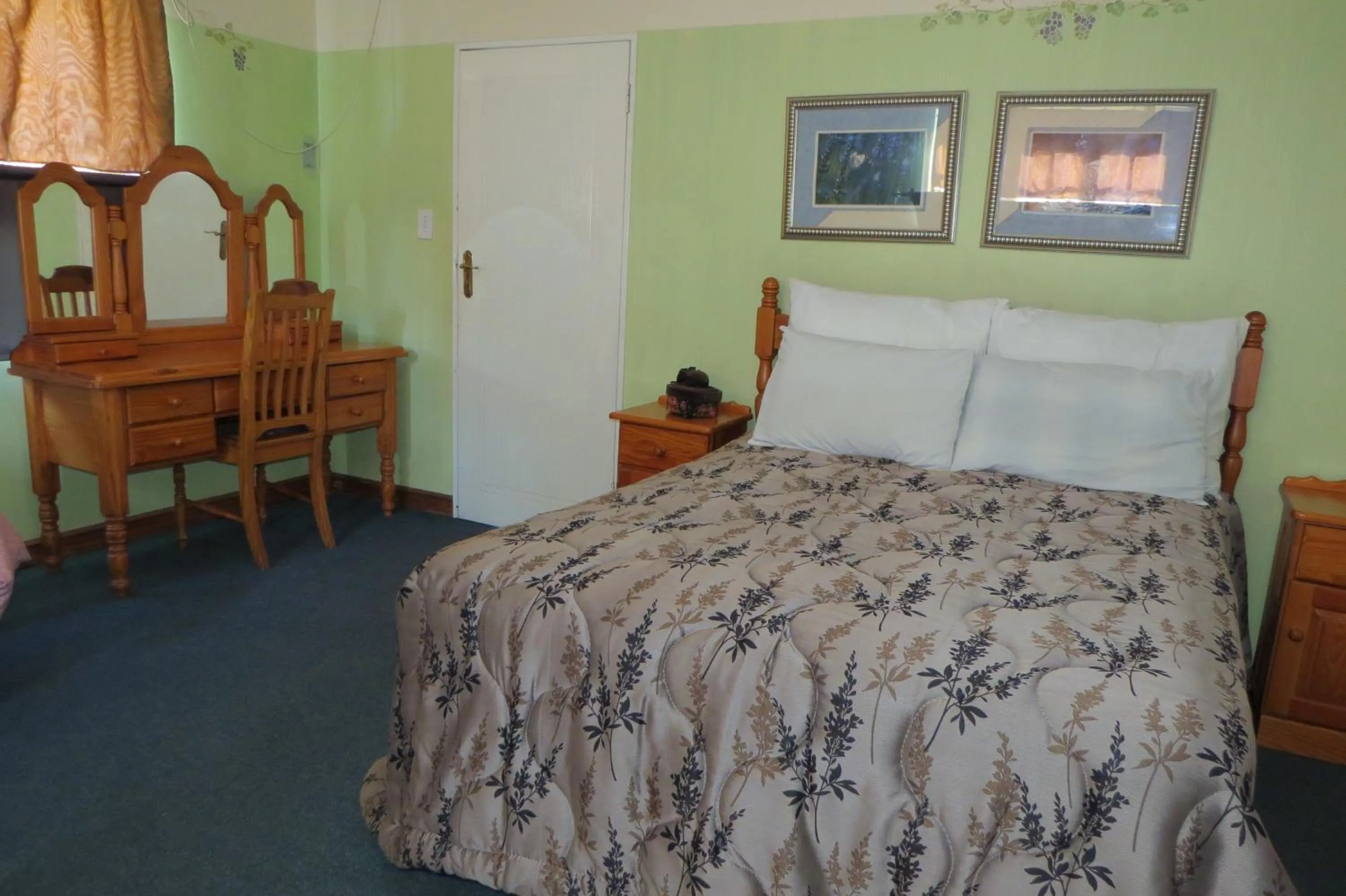 Bed in Lajava Guest Lodge