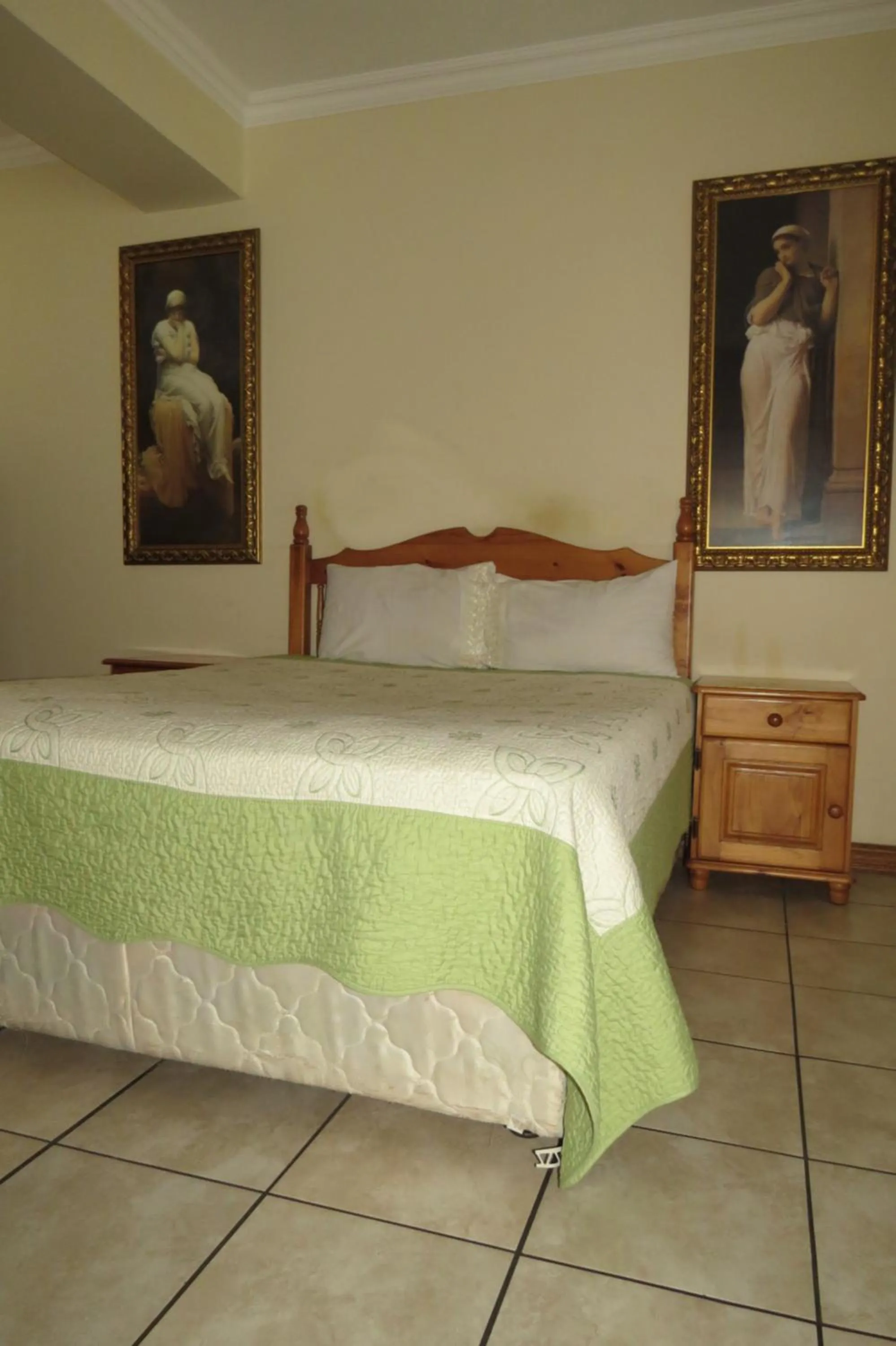 Bed in Lajava Guest Lodge