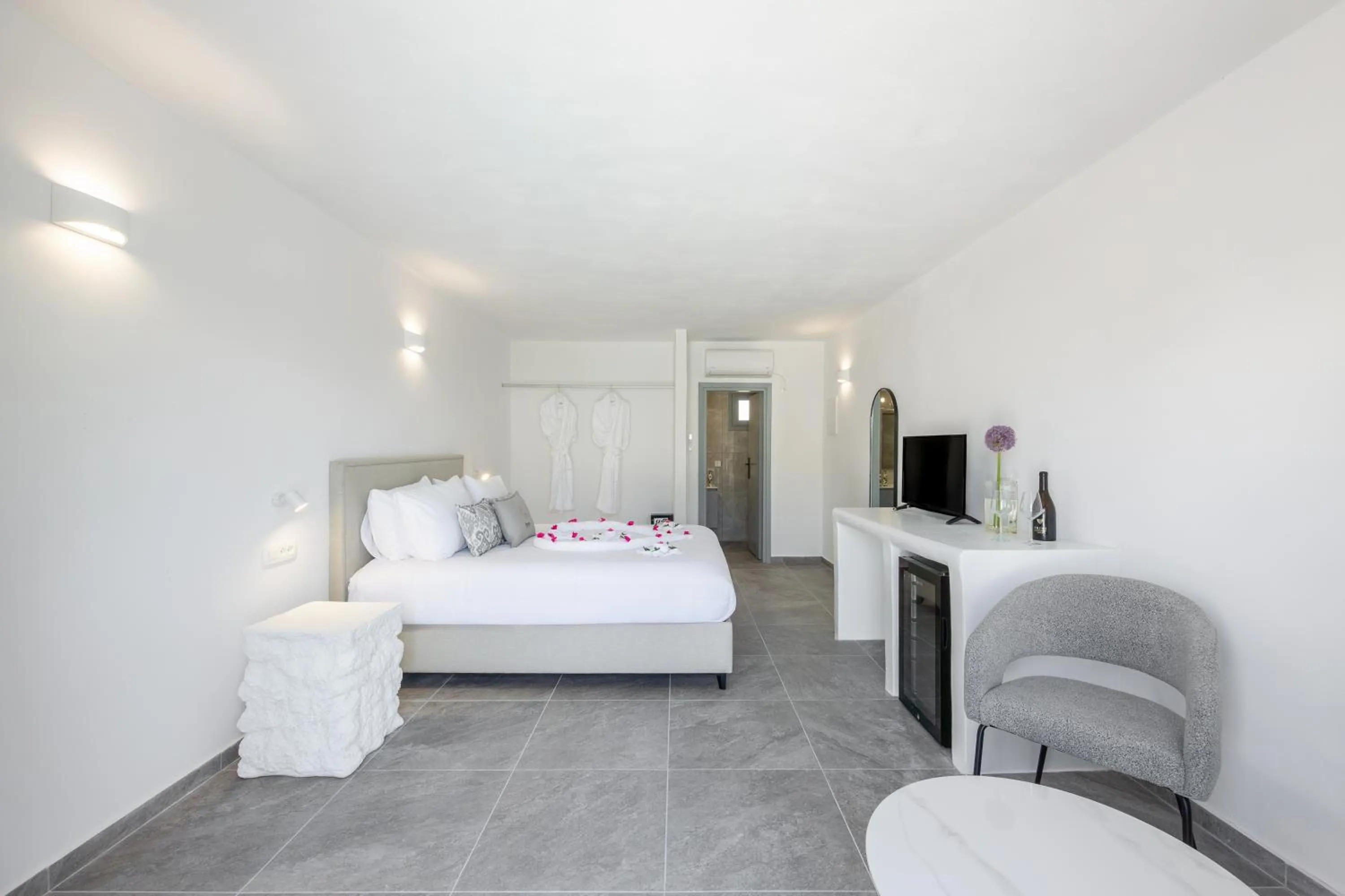 Bedroom, Bed in Thermes Luxury Villas And Spa