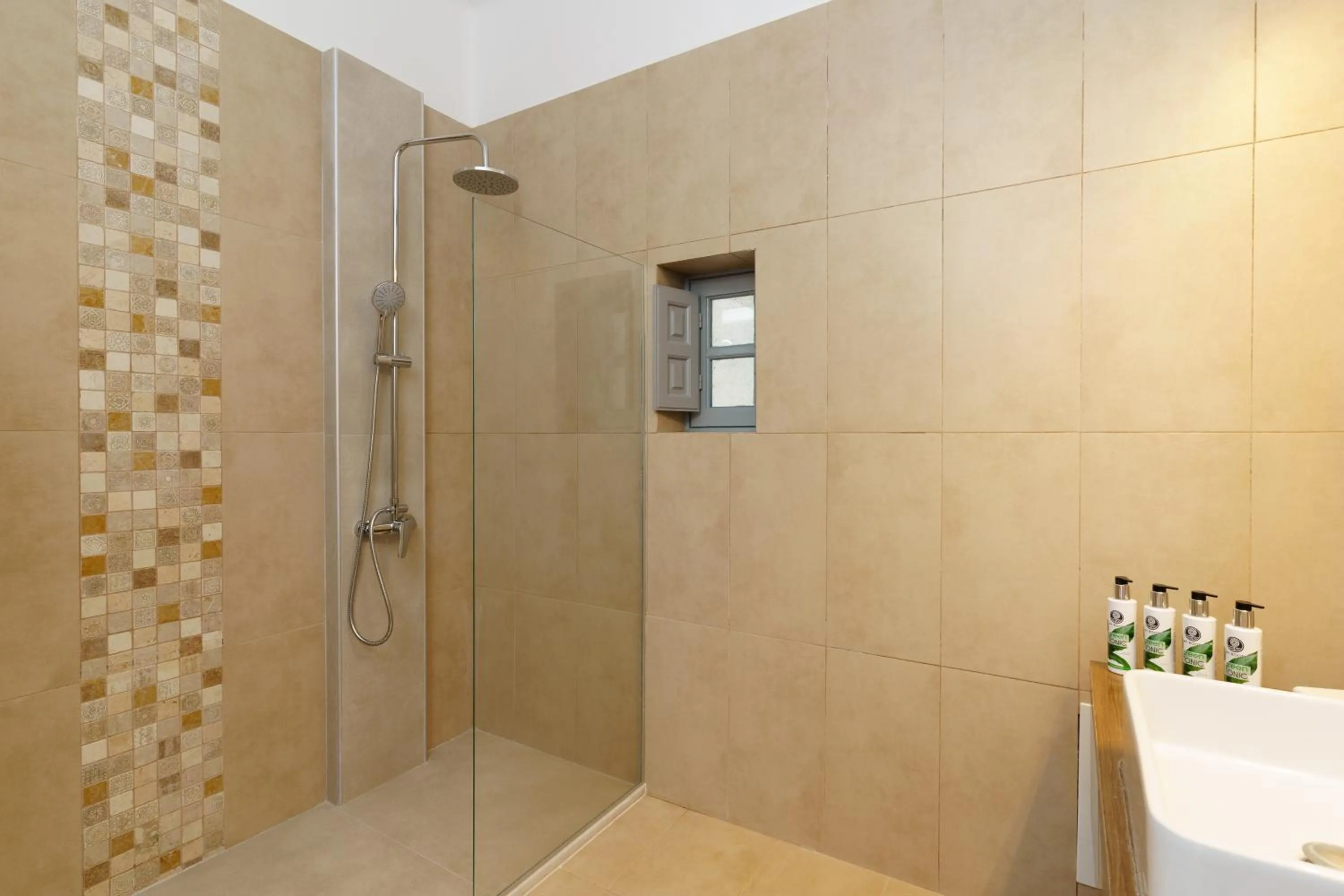 Bathroom in Thermes Luxury Villas And Spa