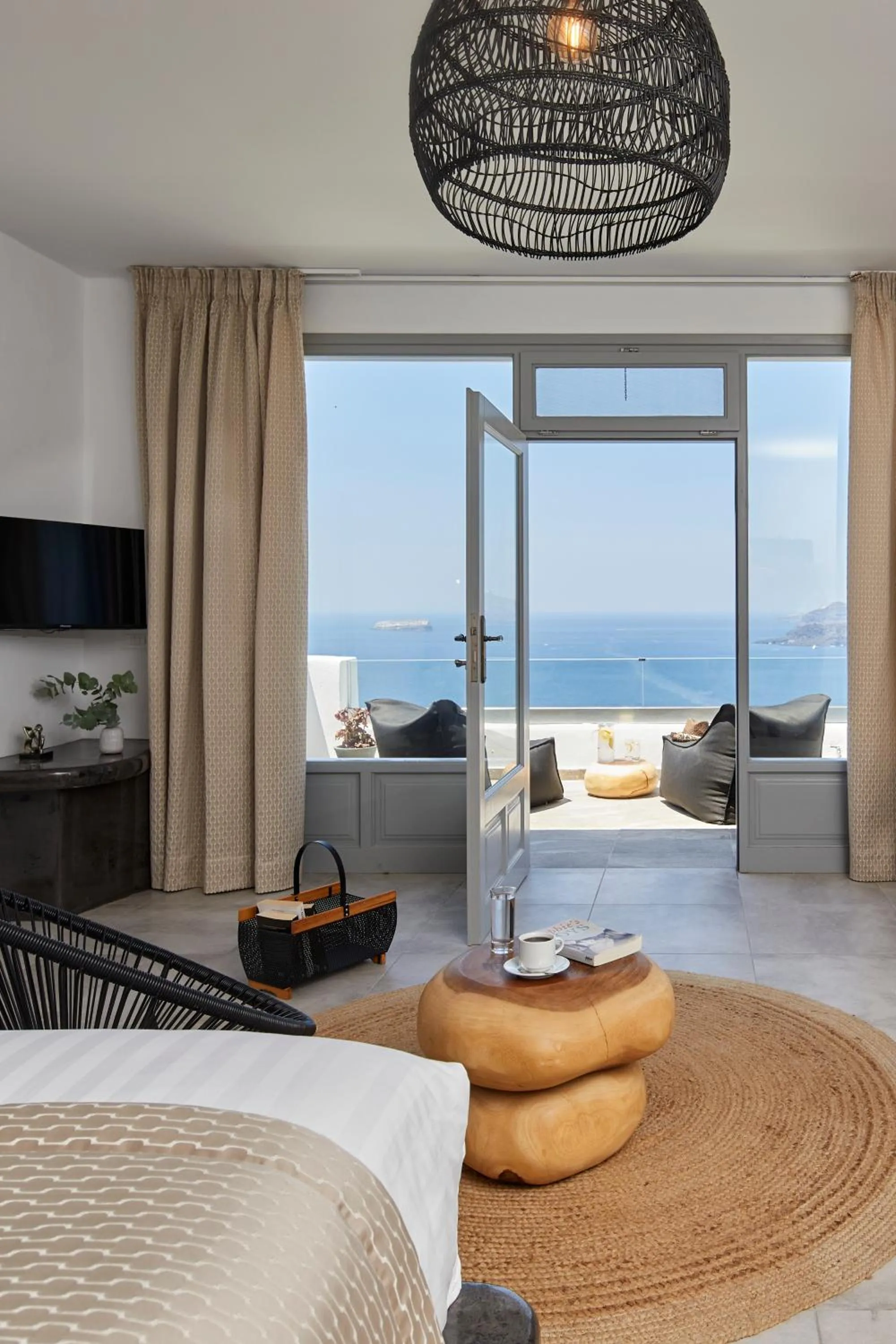 Seating area, Bed in Thermes Luxury Villas And Spa