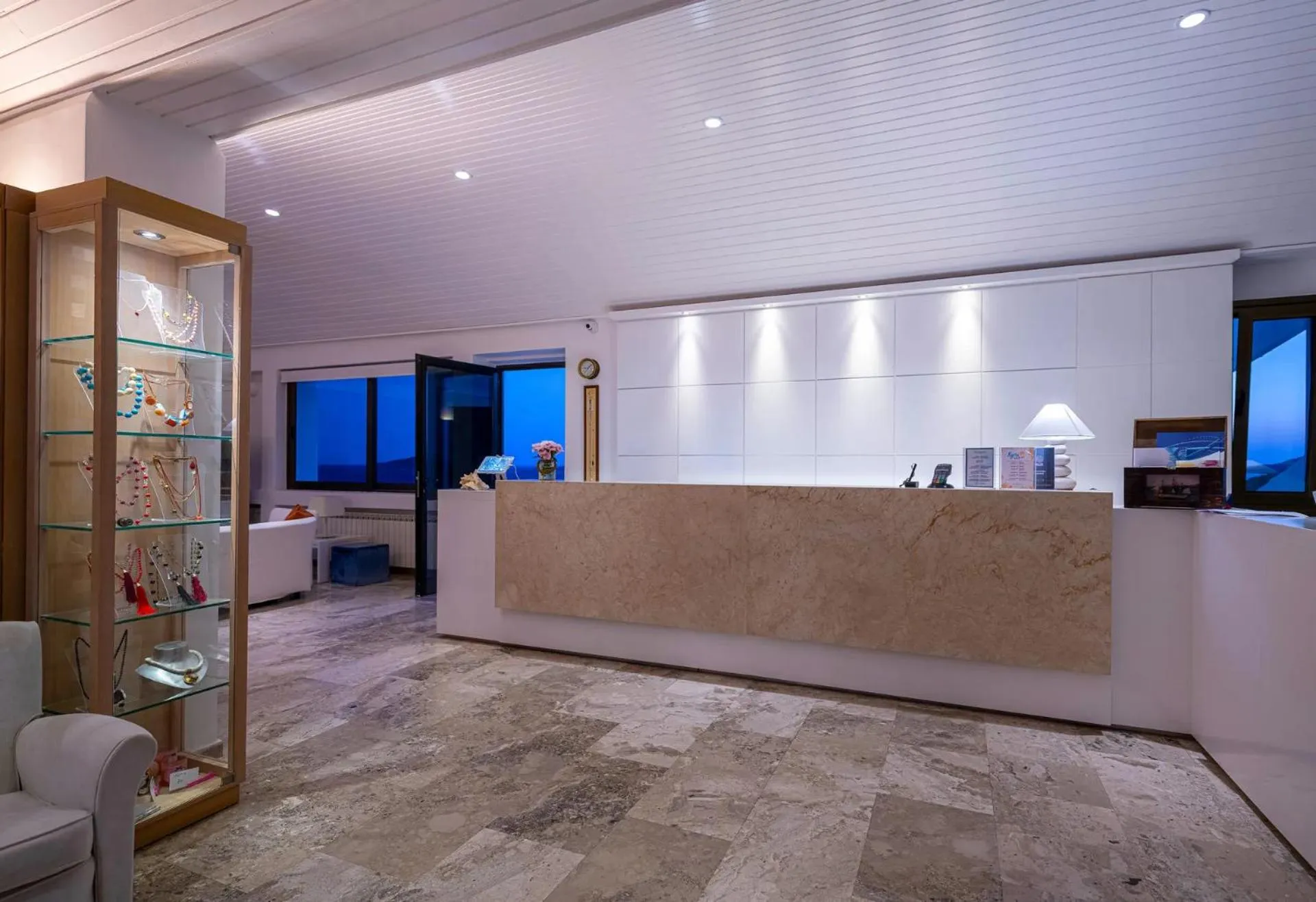 Lobby or reception in Hotel Perrakis