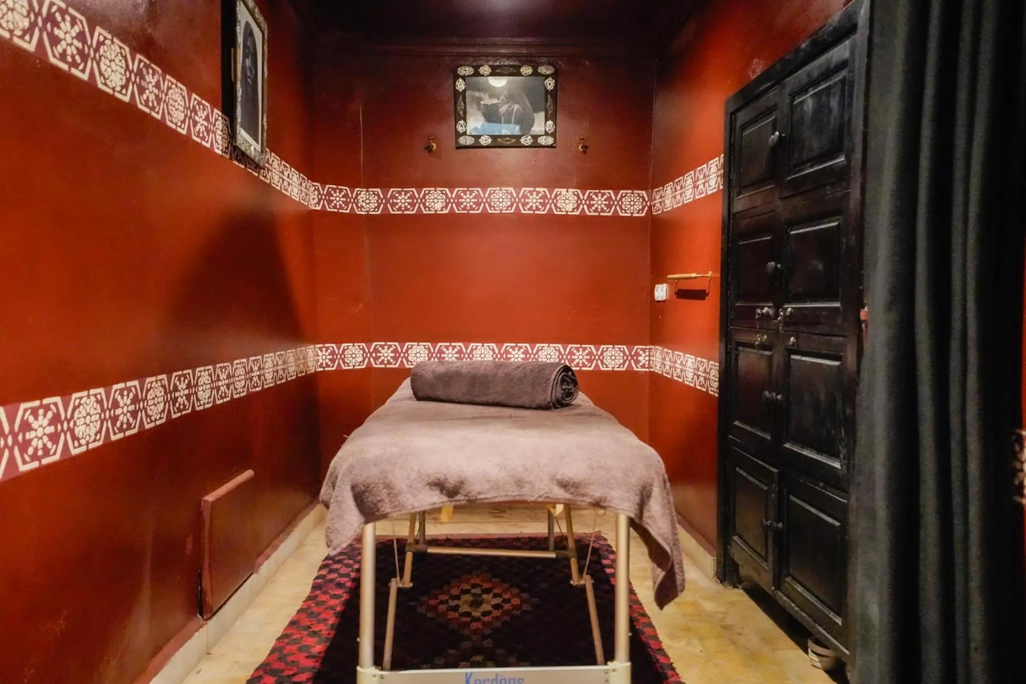 Bathroom, Bed in Riad Chams Marrakech