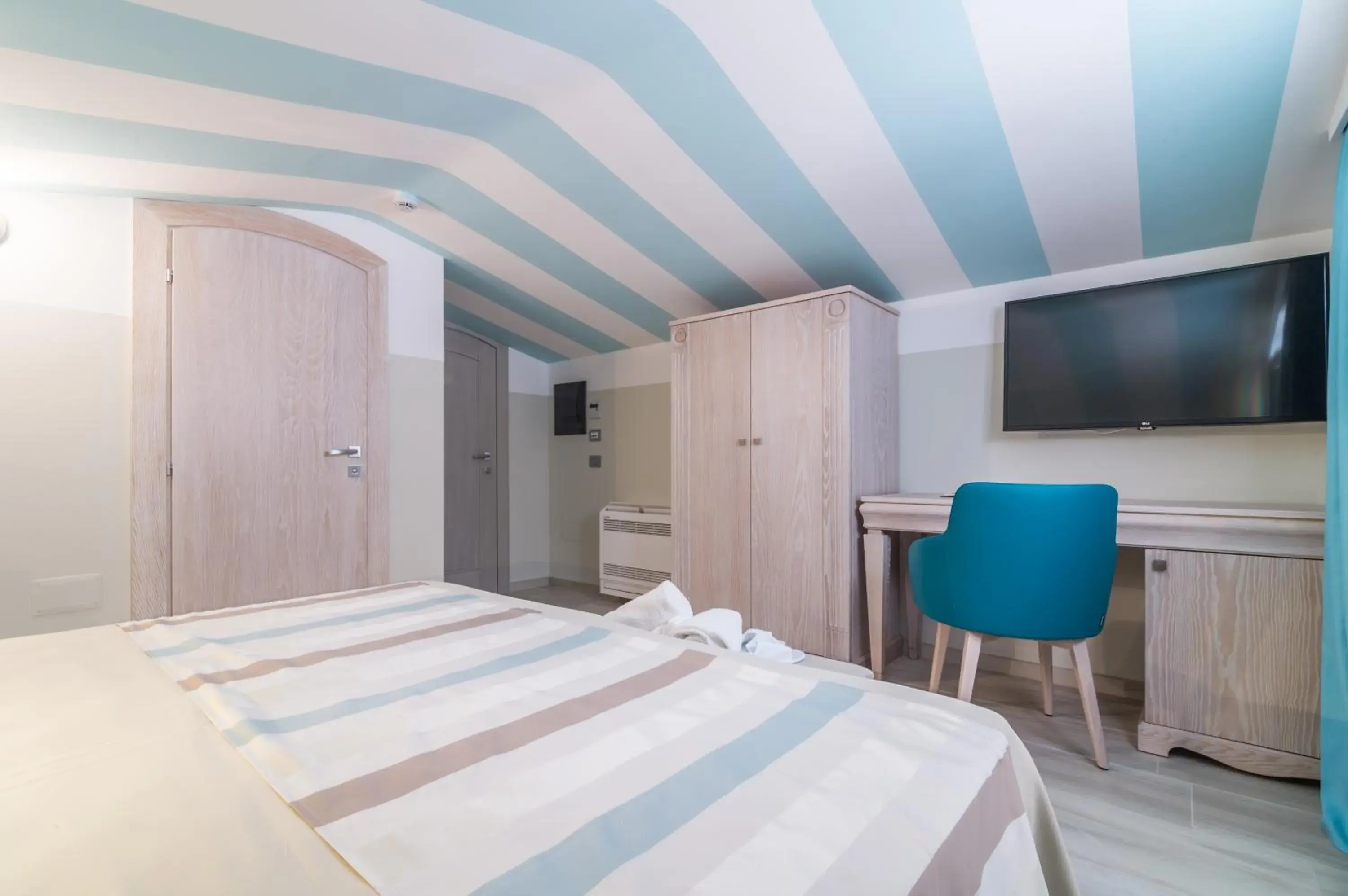 Economy Double or Twin Room - Attic in L'Ambasciata Hotel de Charme Economy Double or Twin Room - Attic in L'Ambasciata Hotel de Charme