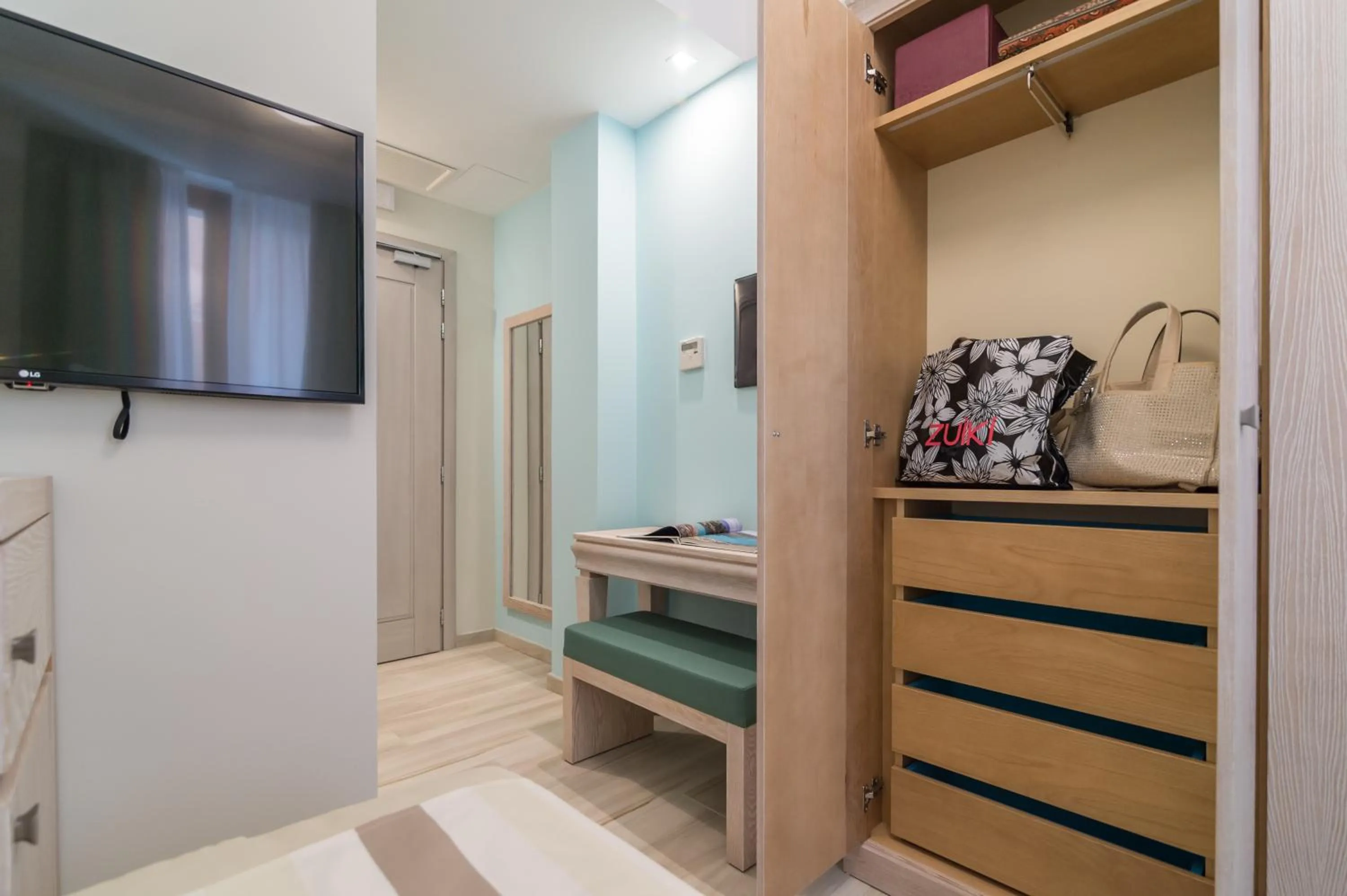 Photo of the whole room, Bed in L'Ambasciata Hotel de Charme