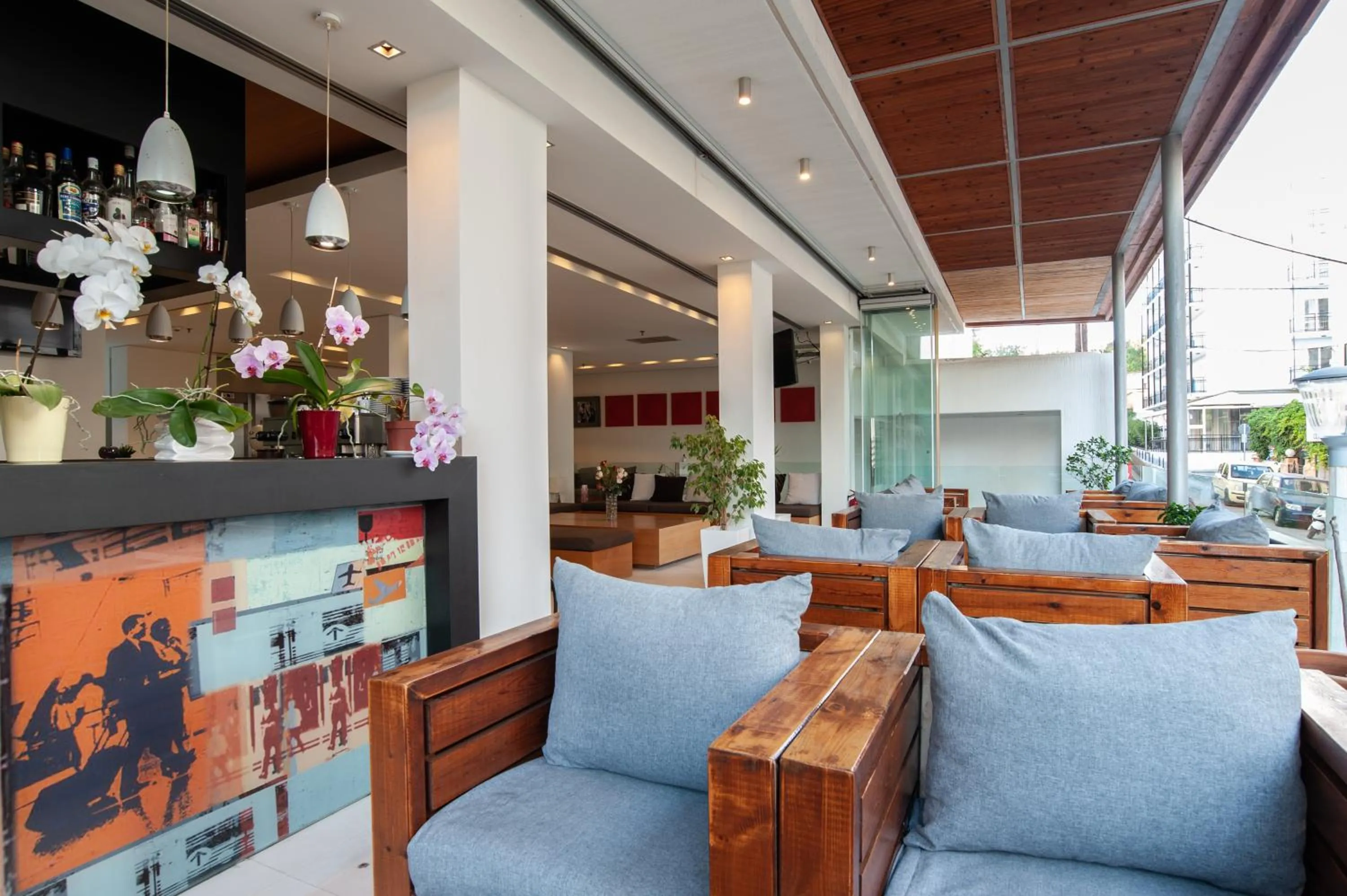 Lounge or bar in Atlantis Boutique City Hotel