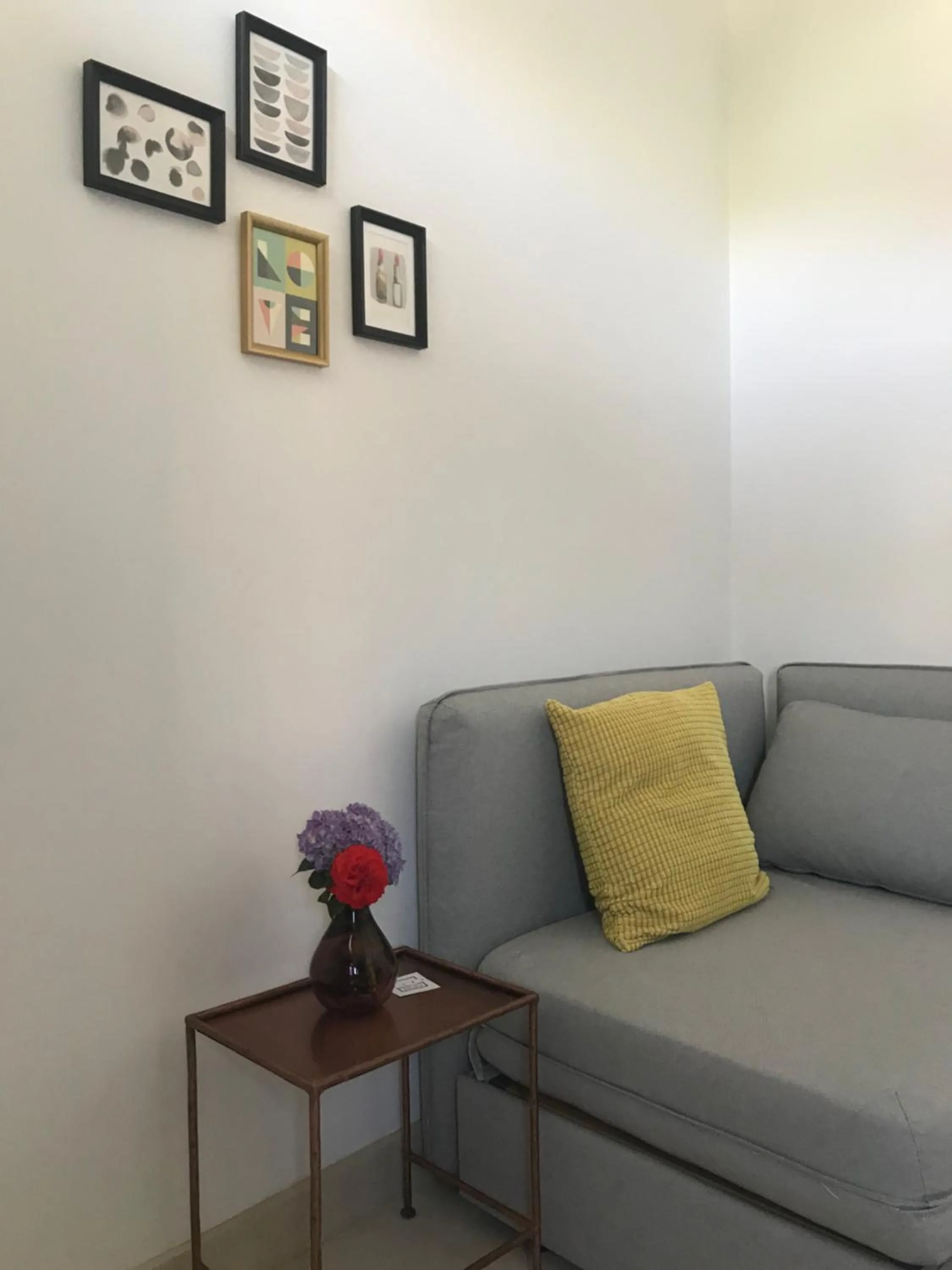 Seating area in Anthelia