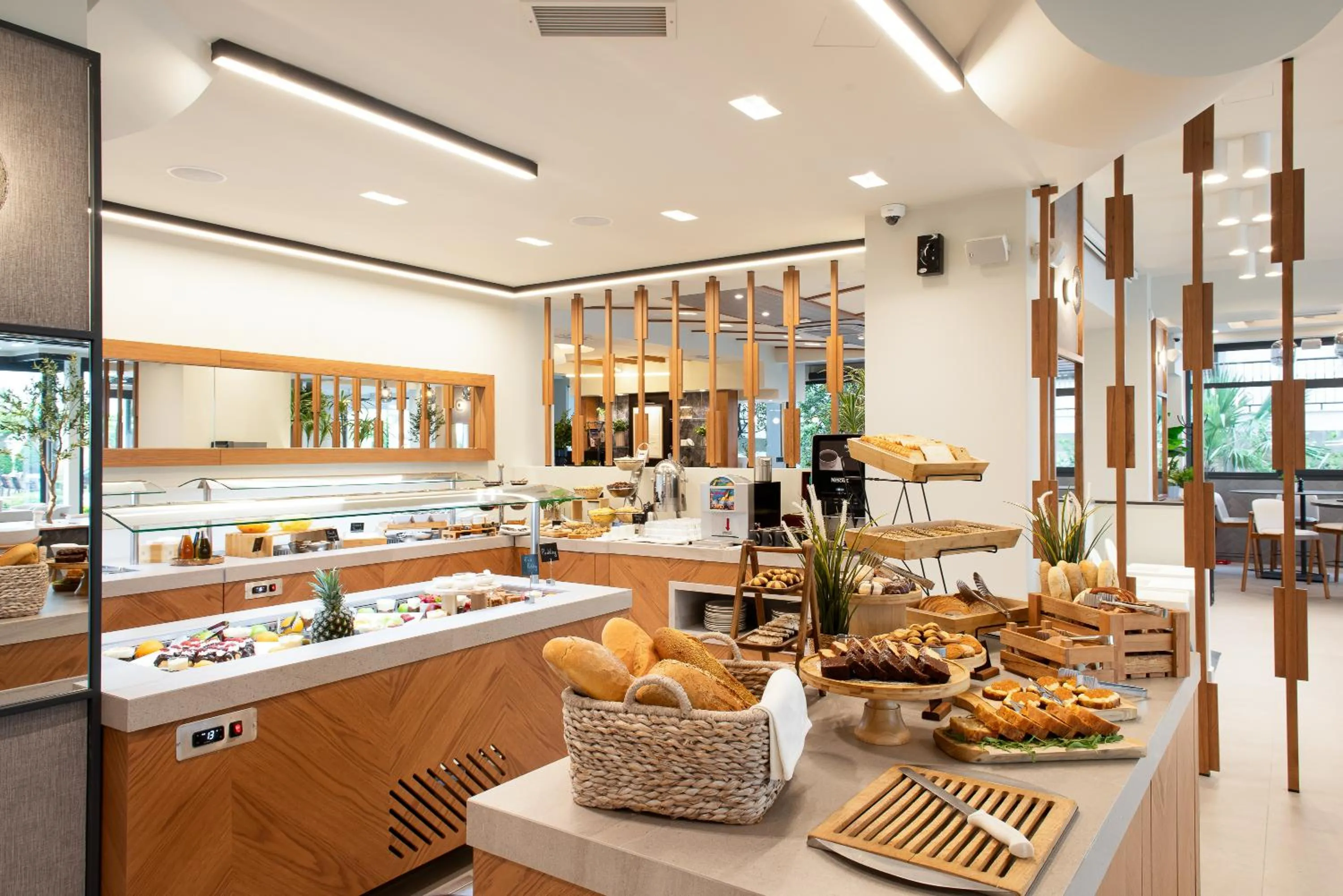 Restaurant/places to eat in Olympic Star Beach Hotel