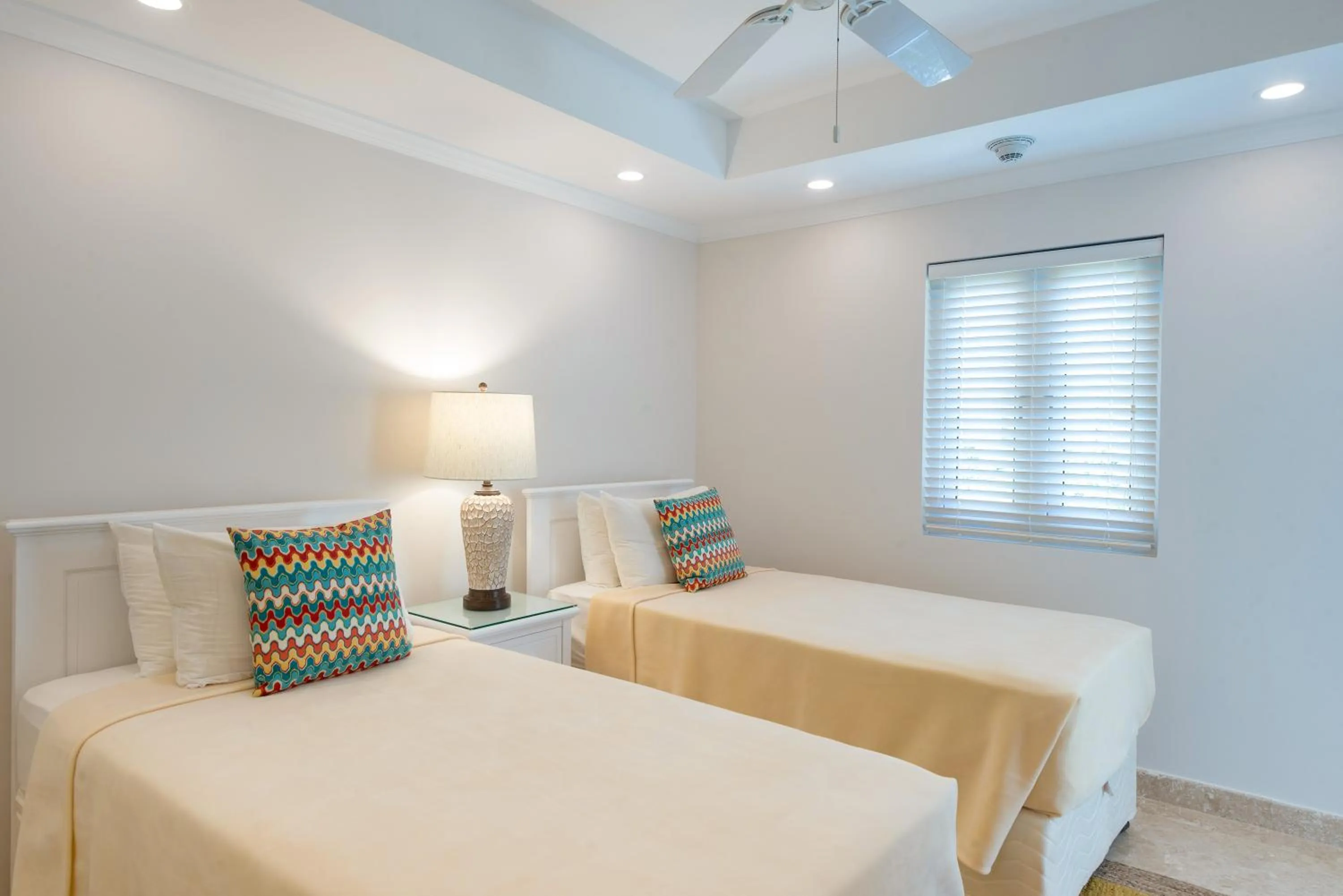 Bedroom, Bed in The Crane Resort