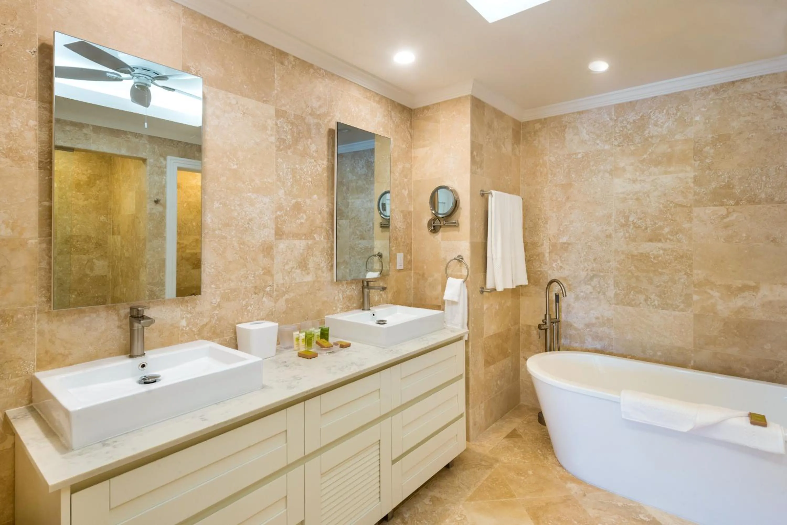 Bathroom in The Crane Resort