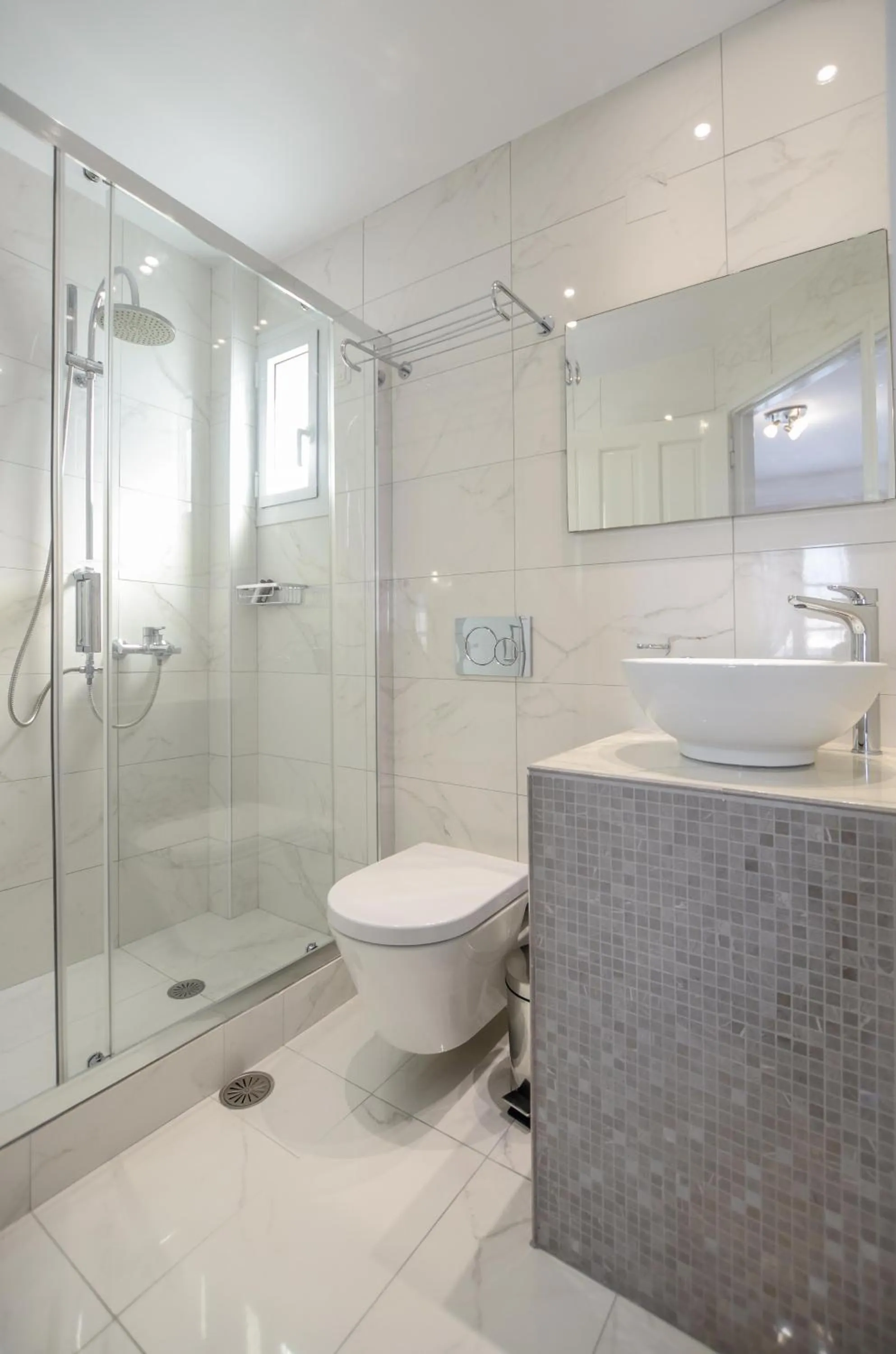 Shower in Ilion Hotel