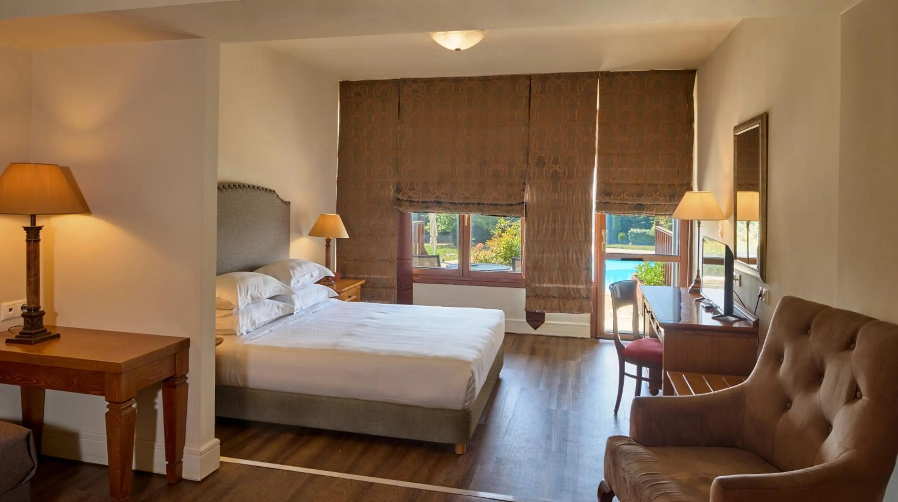 Property building, Bed in Xenia Palace Portaria