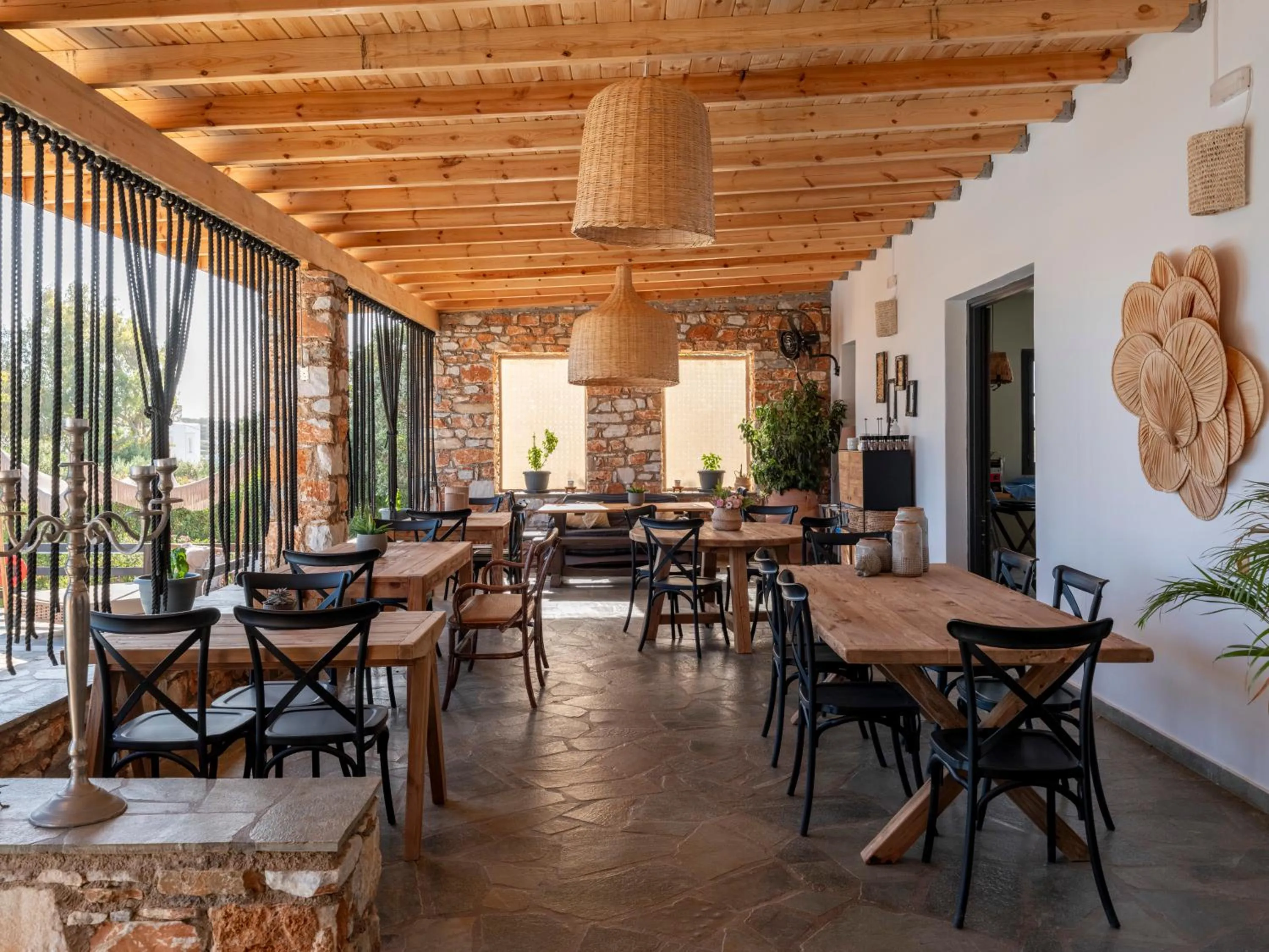 Restaurant/places to eat in Parosland Hotel