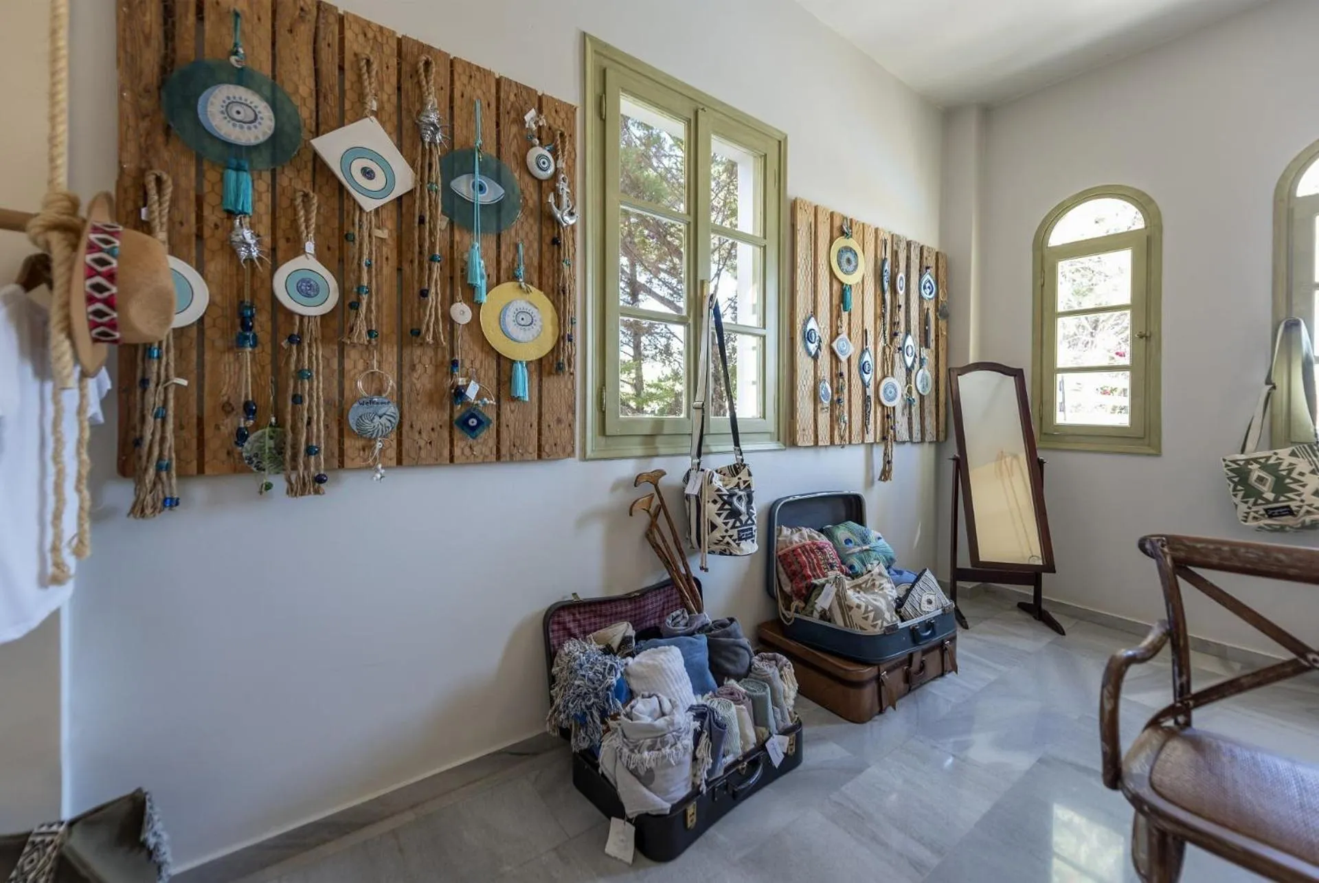 On-site shops in Parosland Hotel