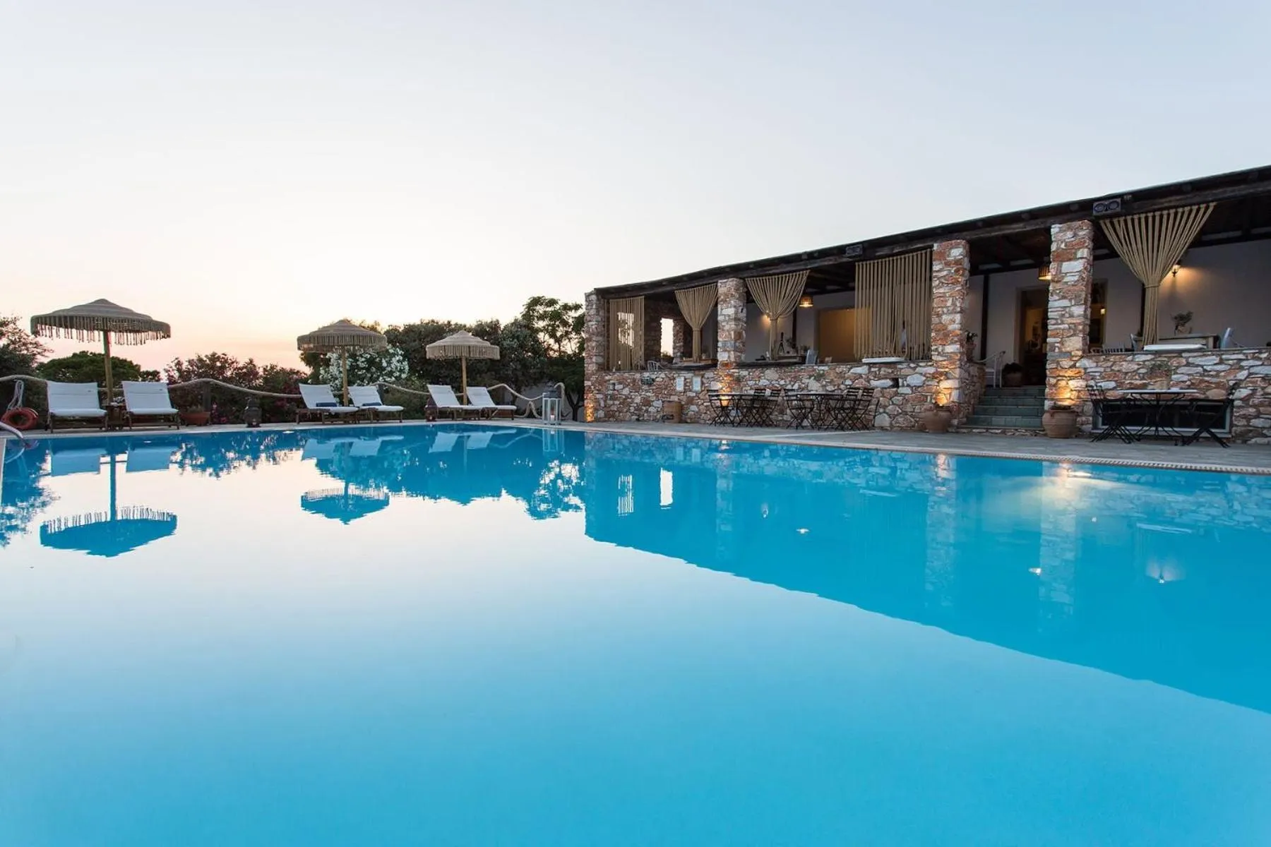 Swimming pool in Parosland Hotel