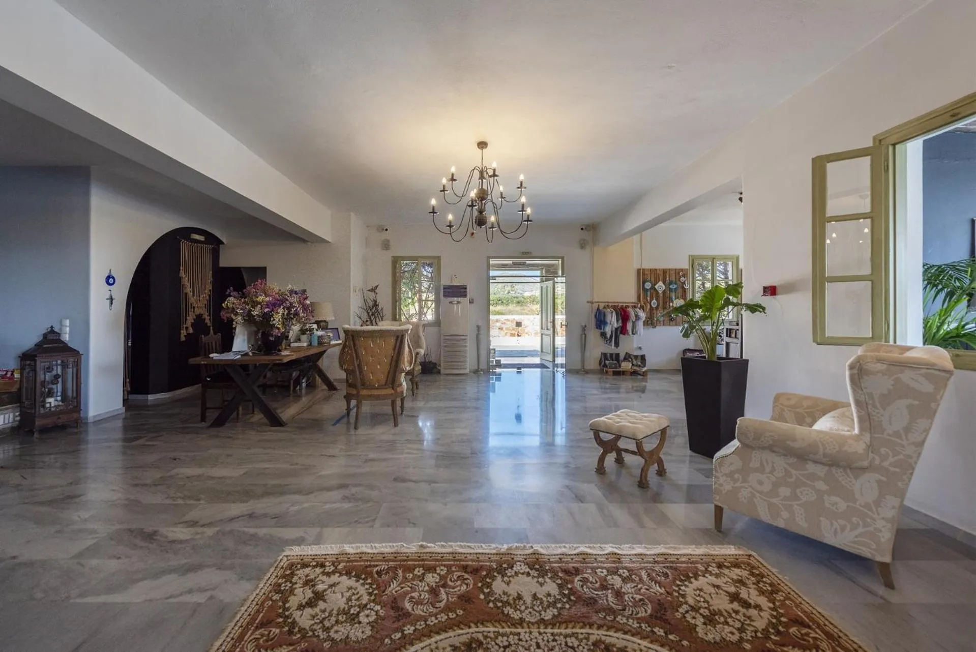 Living room in Parosland Hotel