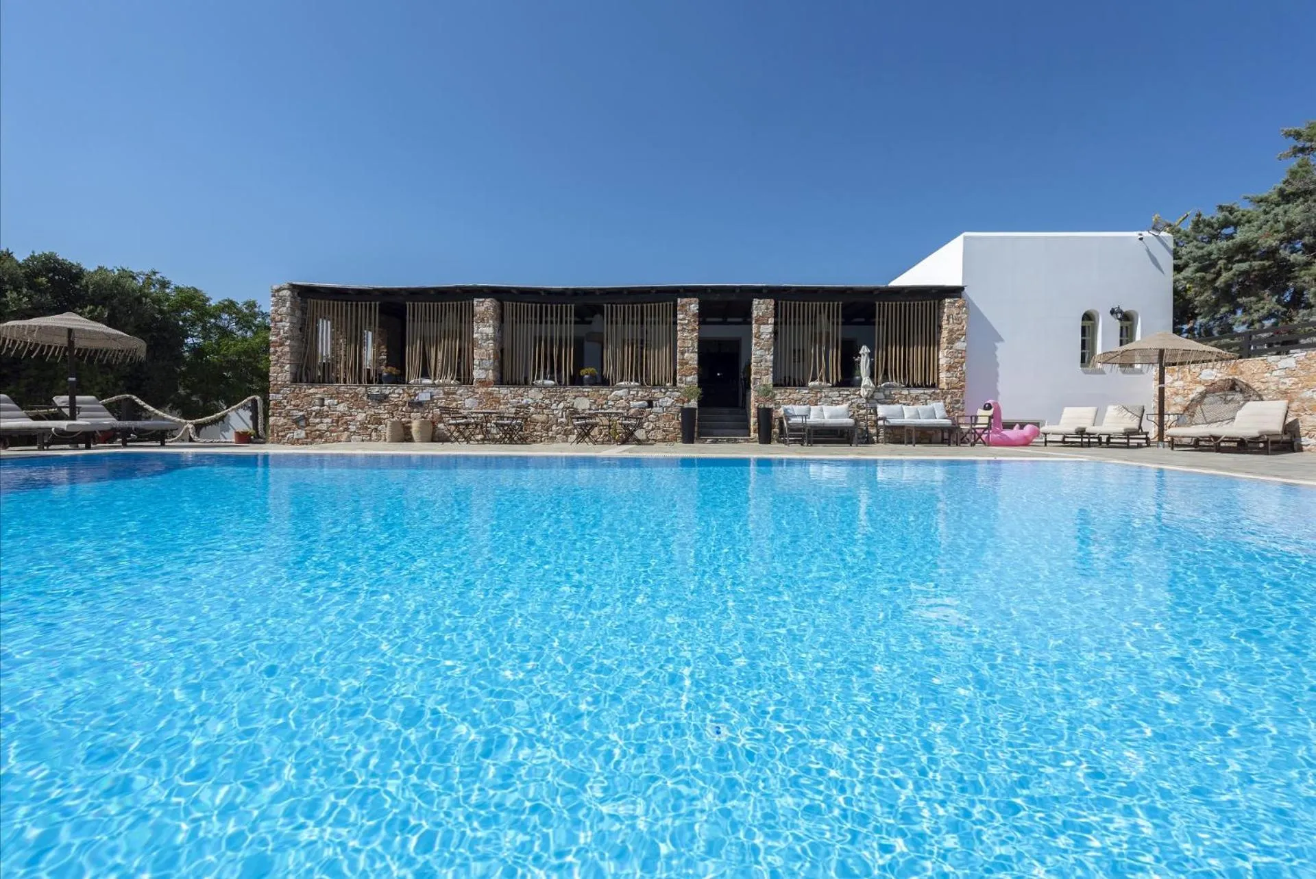 Restaurant/places to eat in Parosland Hotel