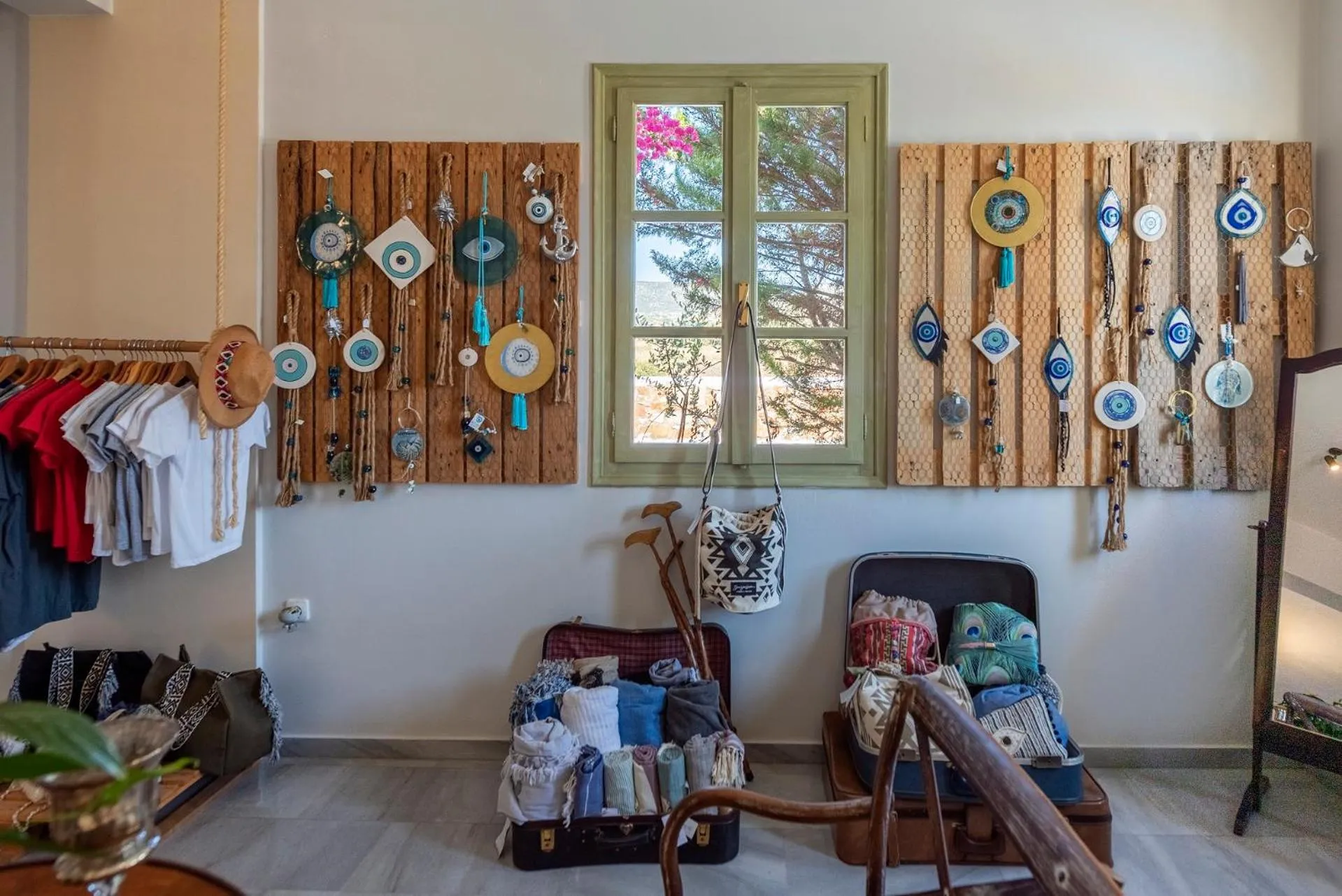 On-site shops in Parosland Hotel