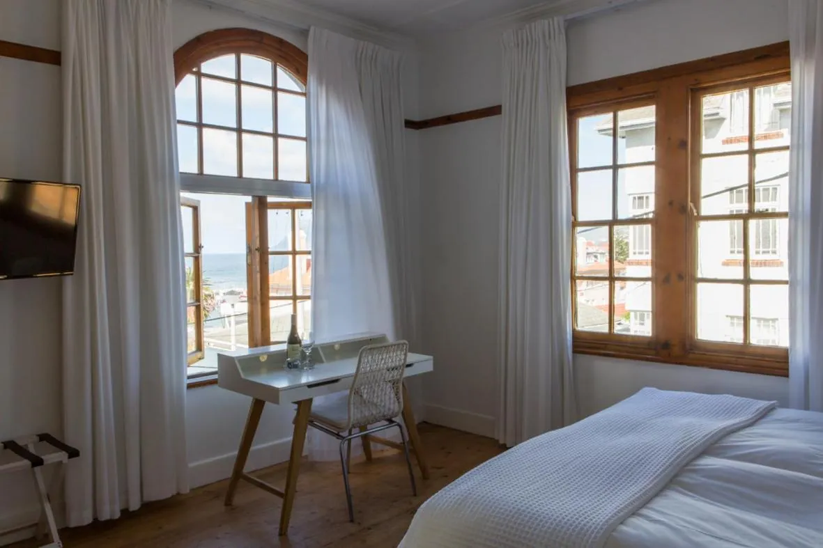 Day, Bed in Chartfield Guesthouse