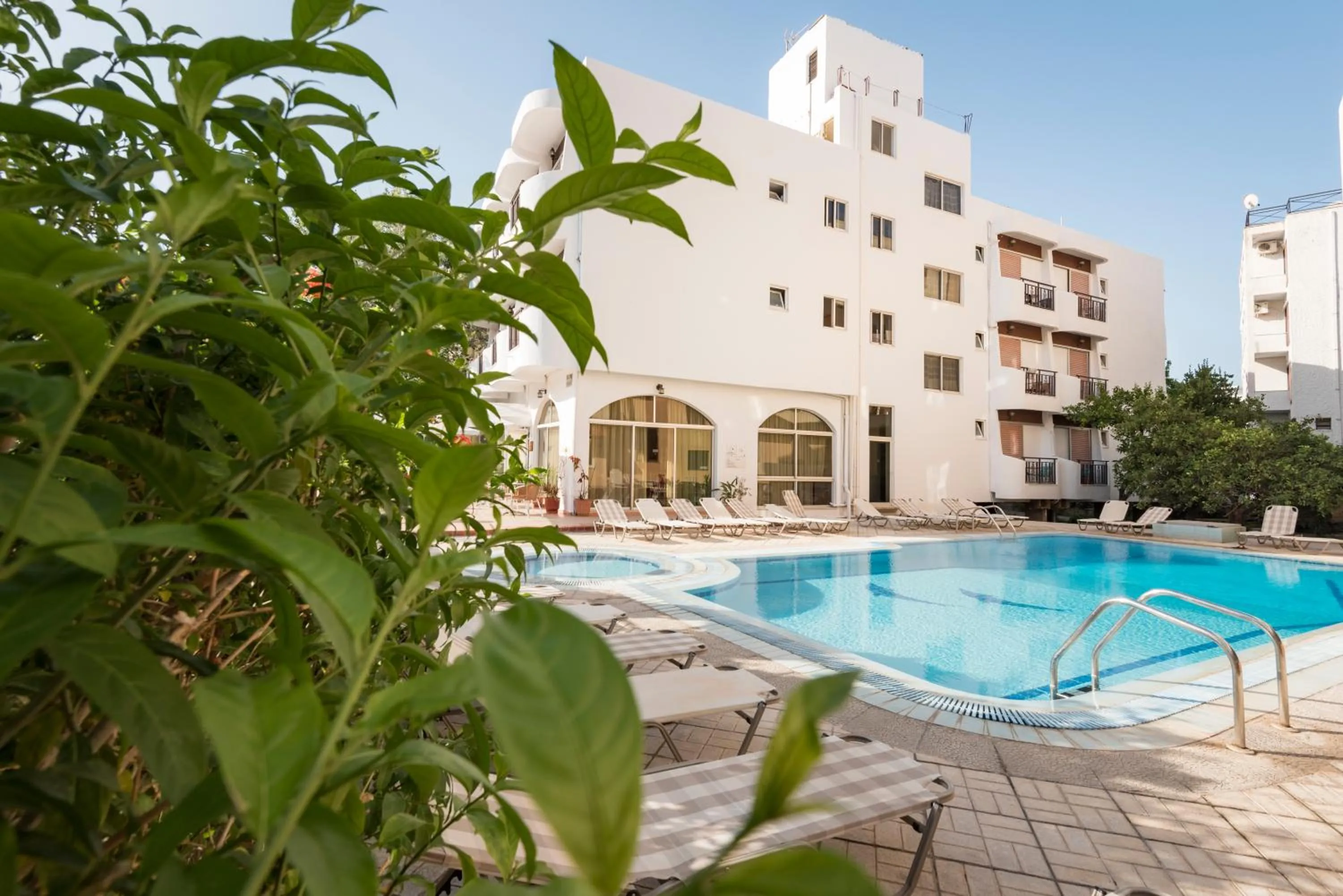 Pool view in Captain's Hotel