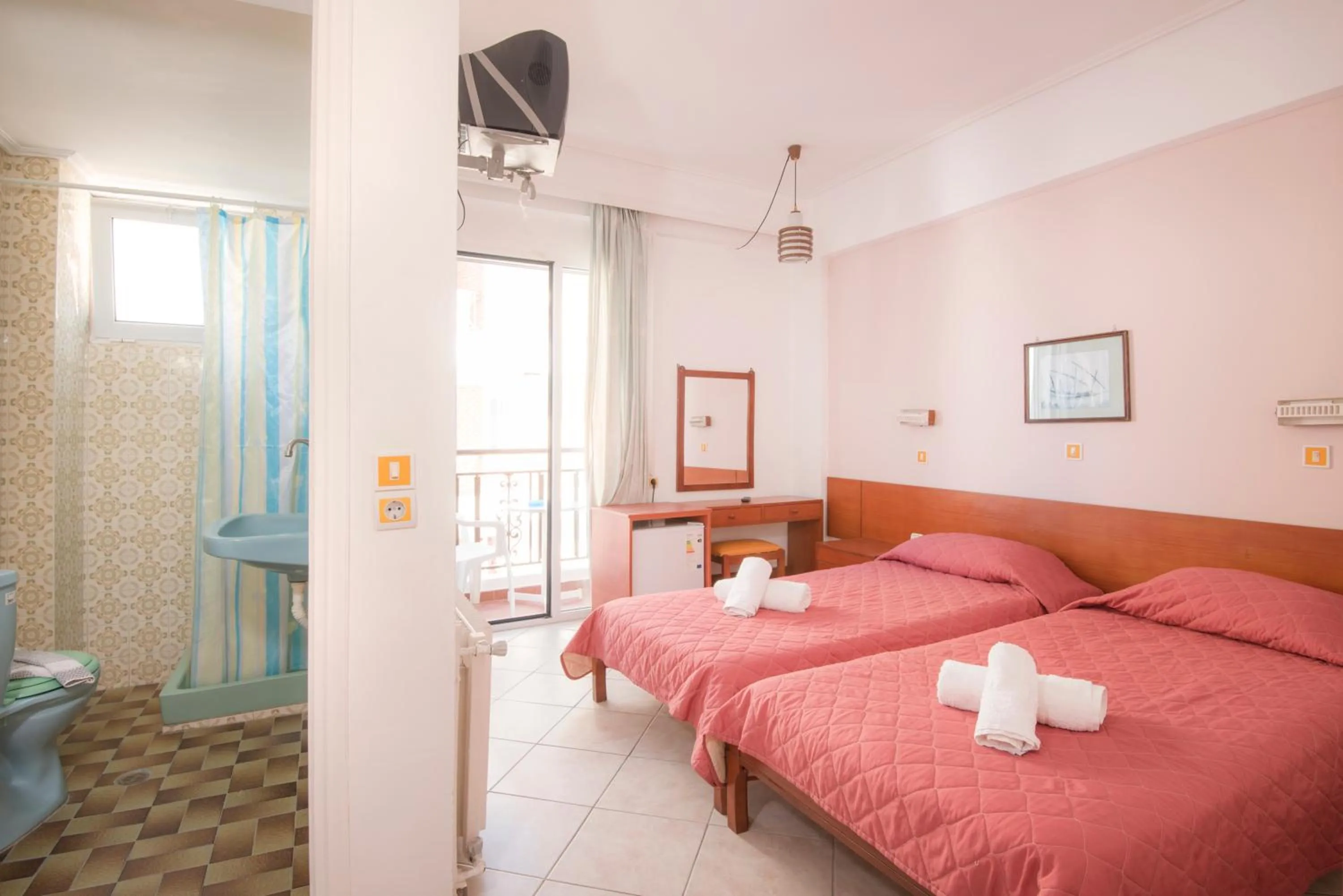 Double Room - single occupancy in Captain's Hotel