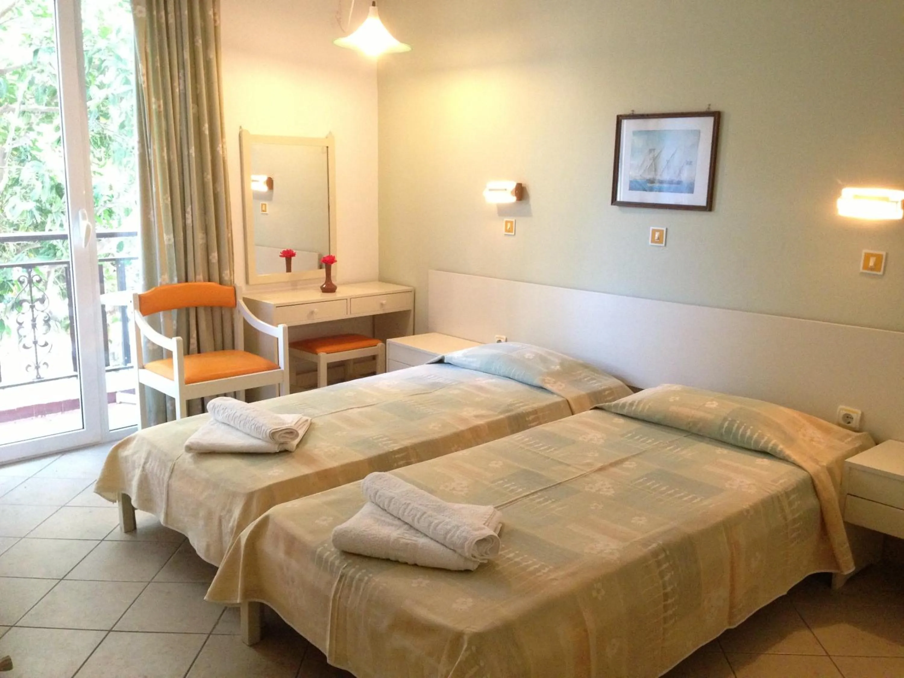 Photo of the whole room, Bed in Captain's Hotel