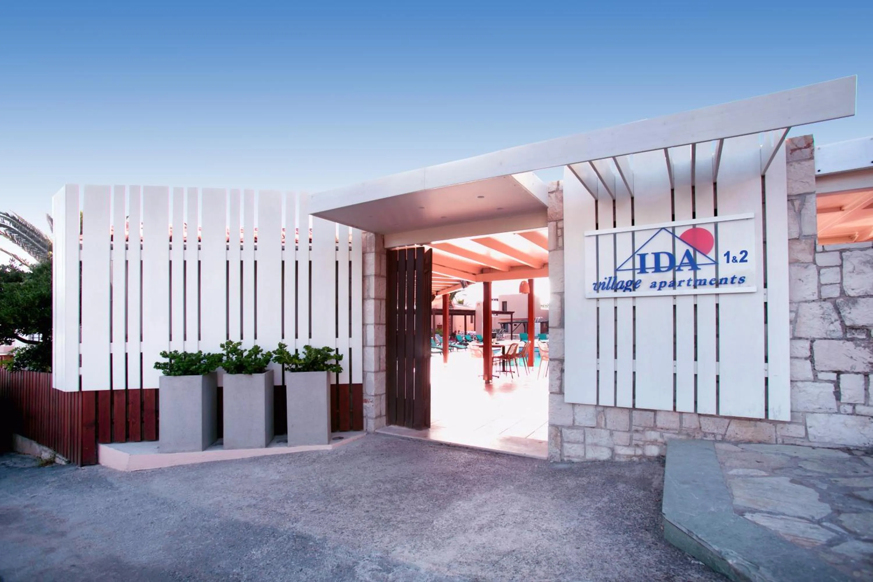 Facade/entrance in Ida Village