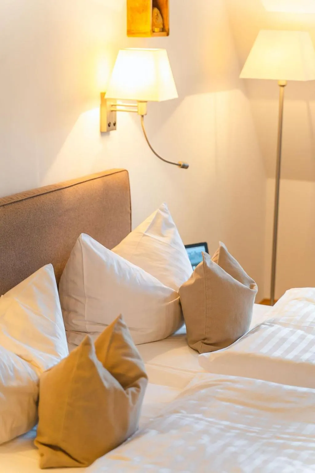 Photo of the whole room, Bed in Pirnscher Hof - Hotel Garni