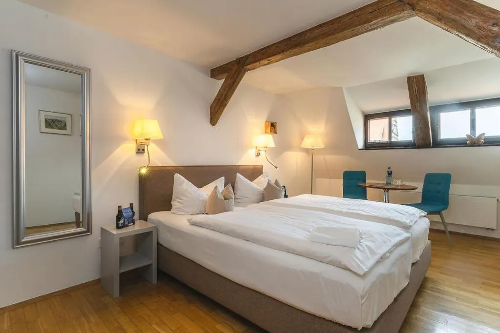 Photo of the whole room, Bed in Pirnscher Hof - Hotel Garni