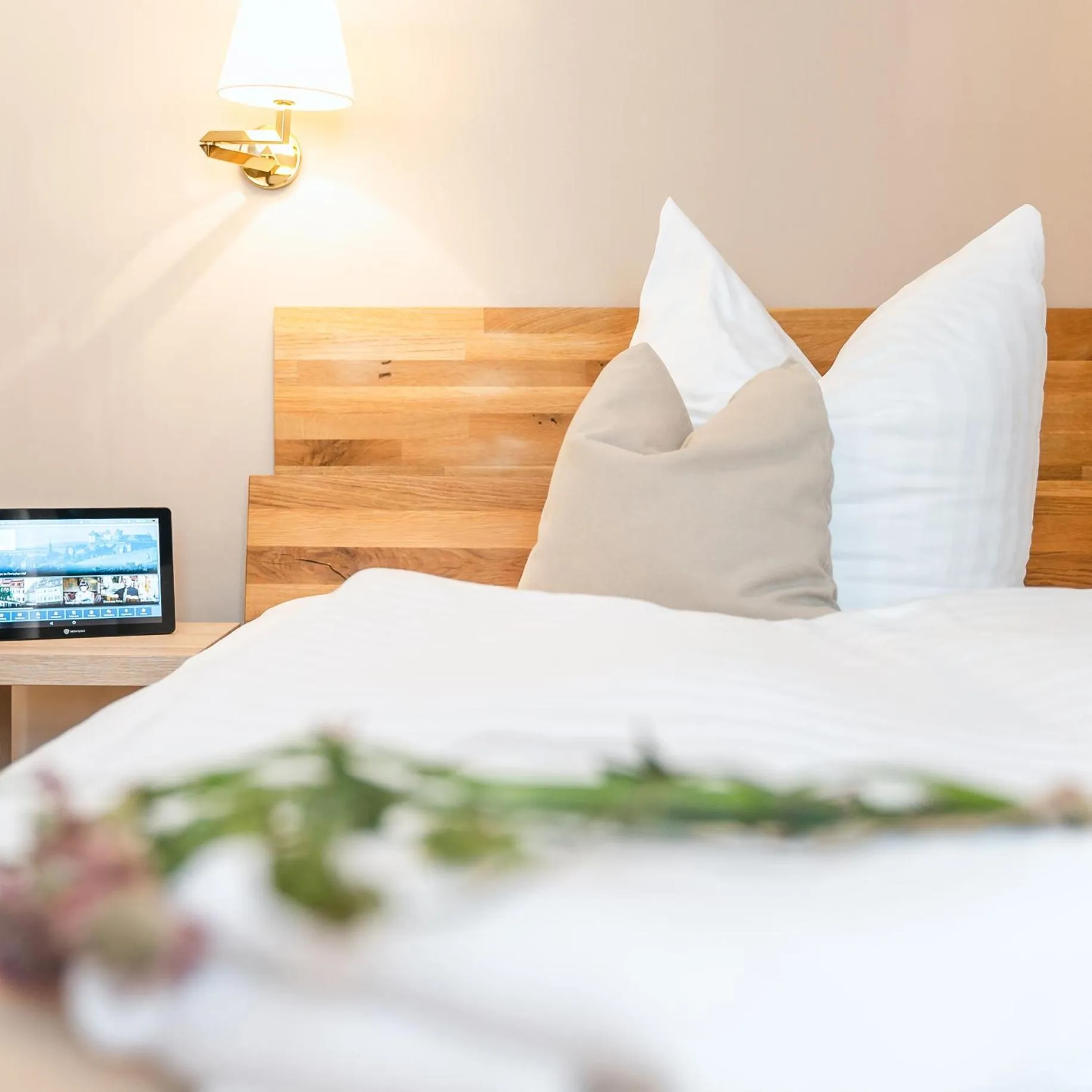 Photo of the whole room, Bed in Pirnscher Hof - Hotel Garni
