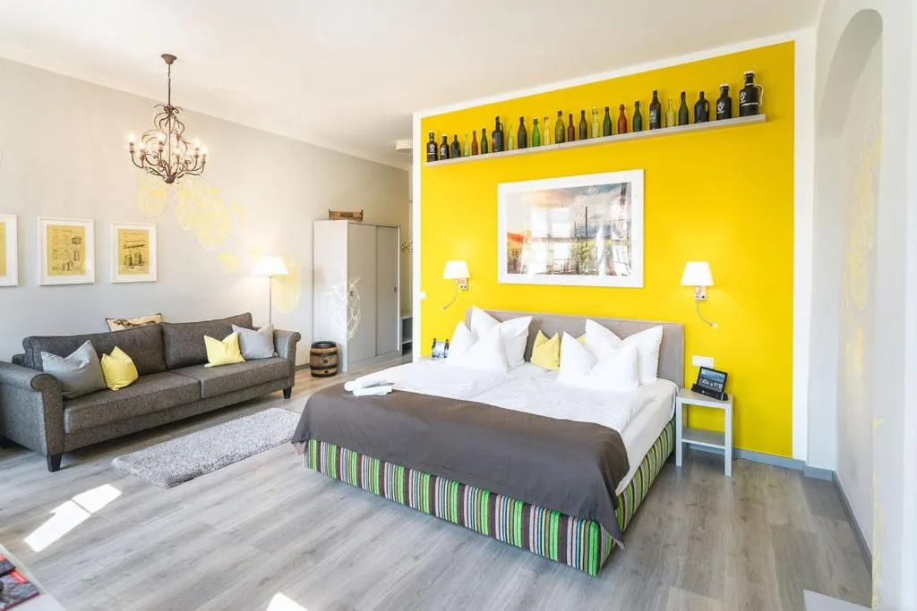 Decorative detail, Bed in Pirnscher Hof - Hotel Garni