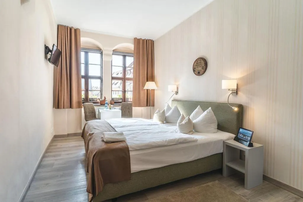 Staff, Bed in Pirnscher Hof - Hotel Garni