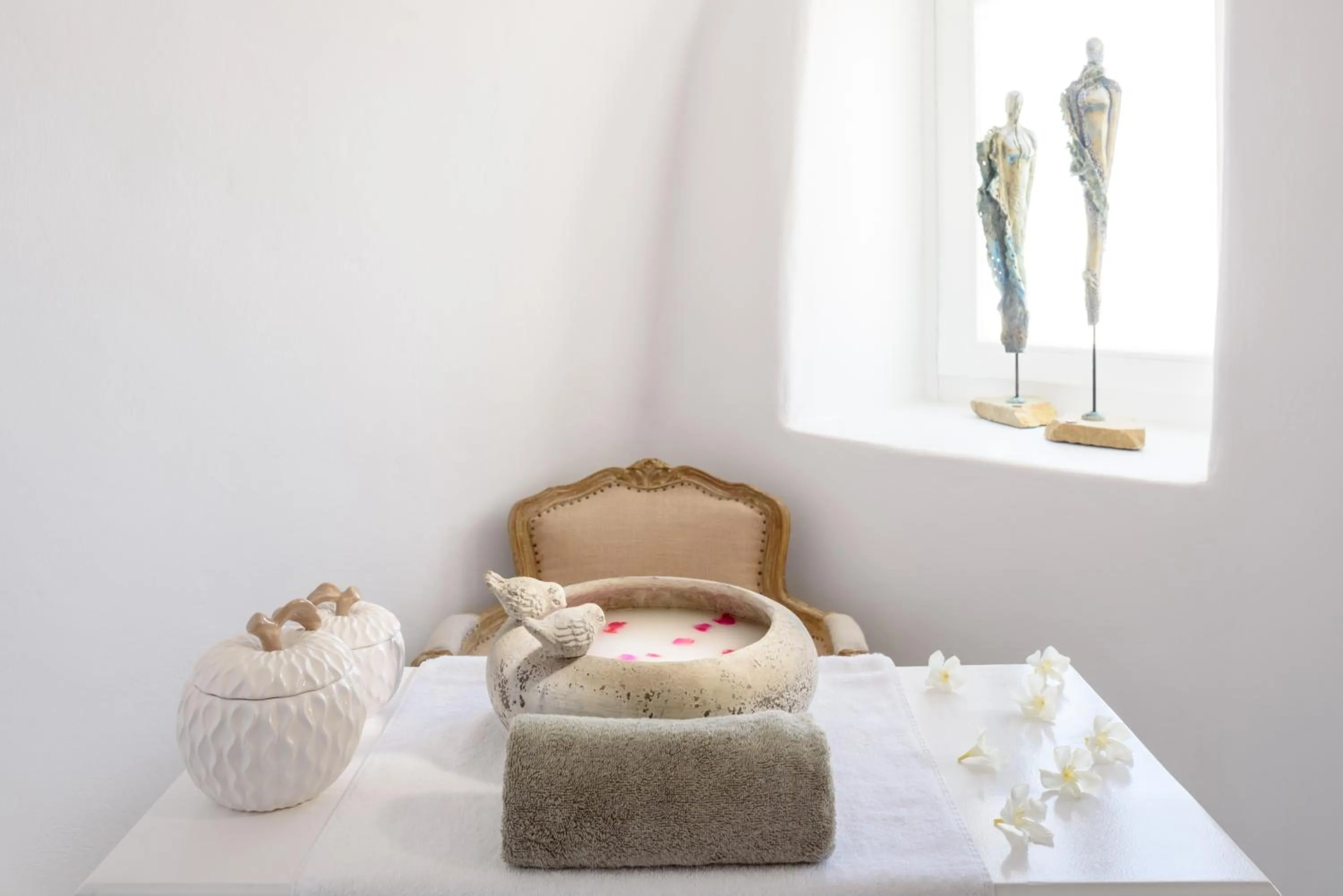 Spa and wellness centre/facilities in Canaves Oia Suites - Small Luxury Hotels of the World