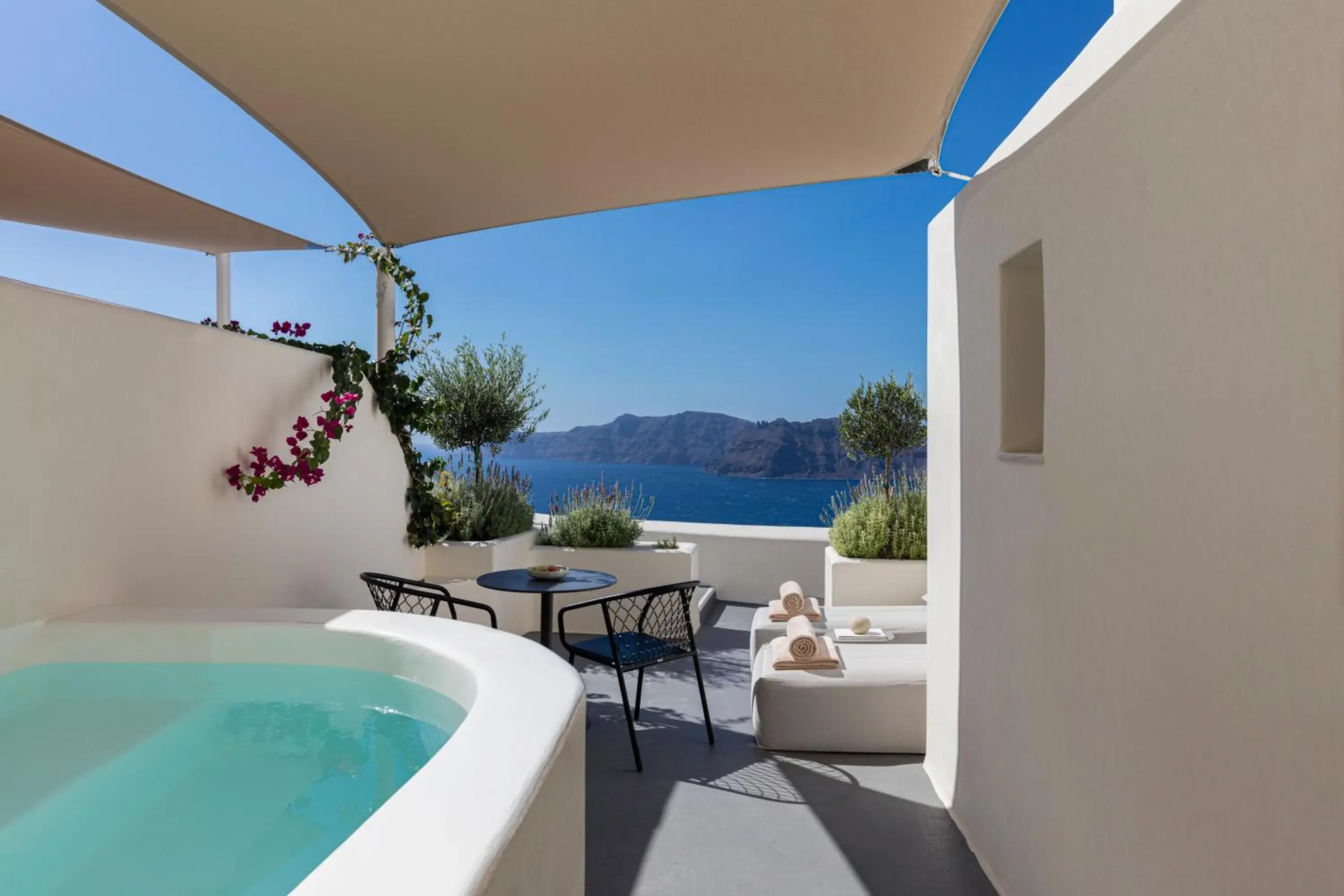 Superior Suite with Plunge Pool in Canaves Oia Suites - Small Luxury Hotels of the World Superior Suite with Plunge Pool in Canaves Oia Suites - Small Luxury Hotels of the World