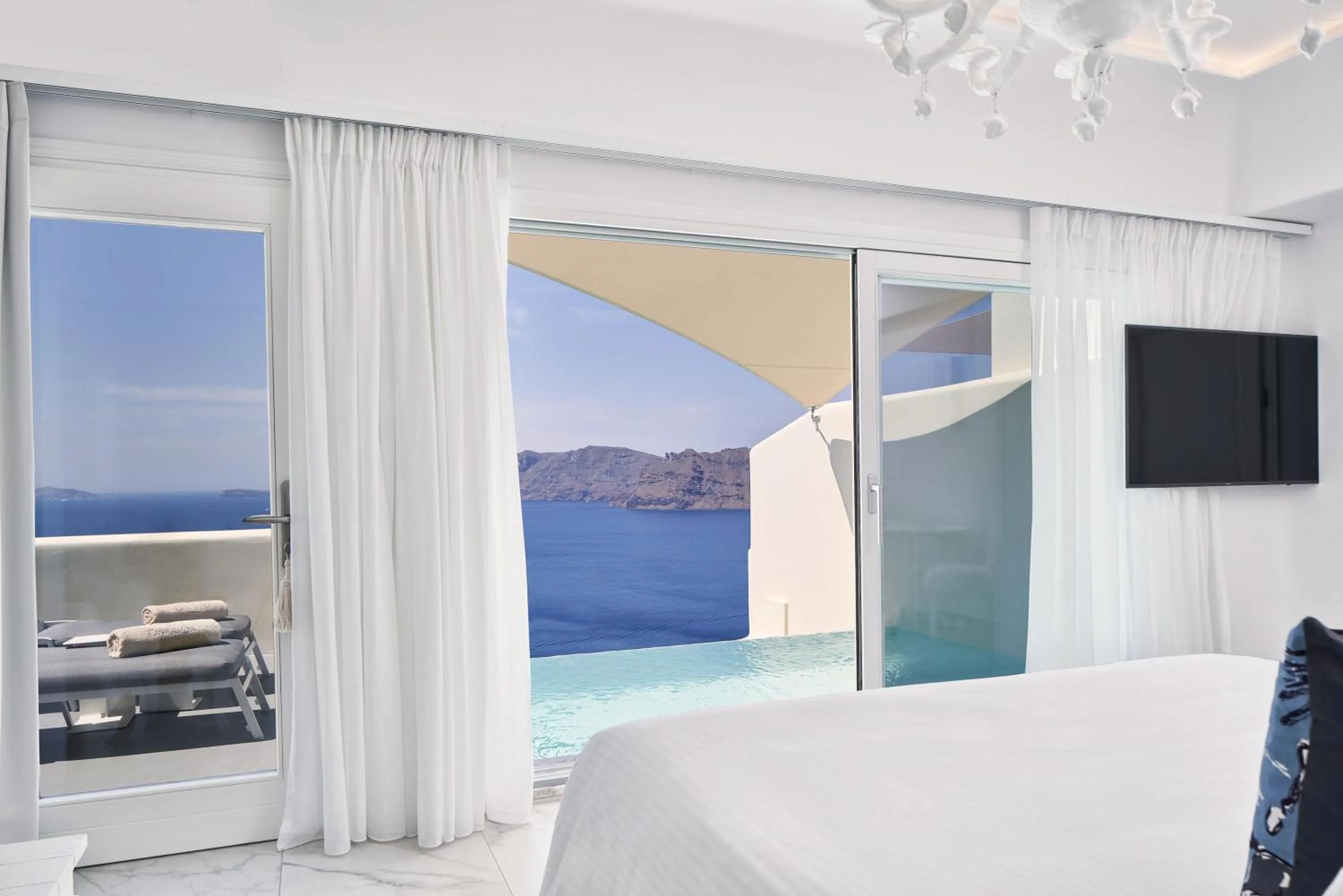 Bed in Canaves Oia Suites - Small Luxury Hotels of the World