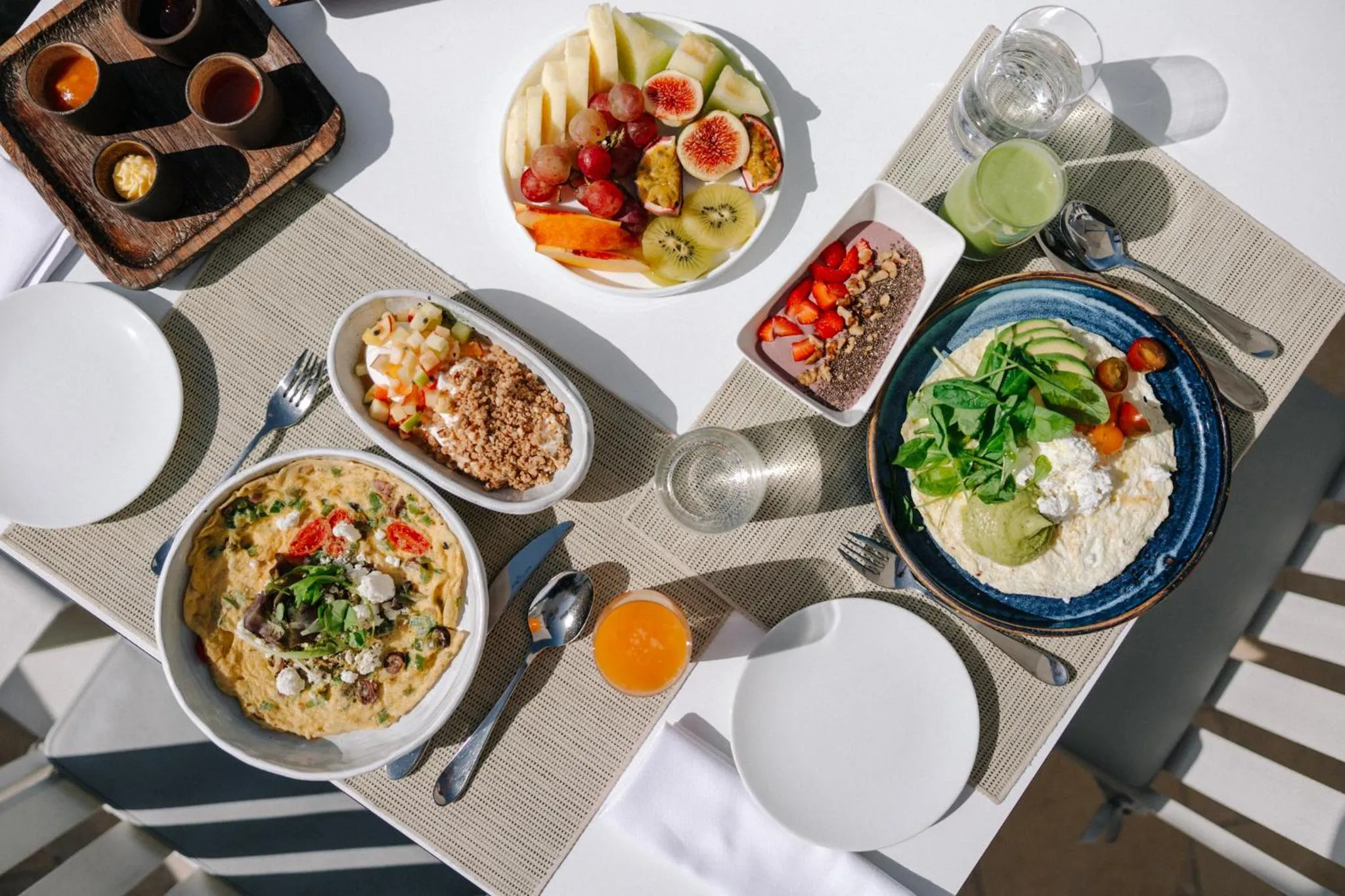 Food and drinks in Canaves Oia Suites - Small Luxury Hotels of the World