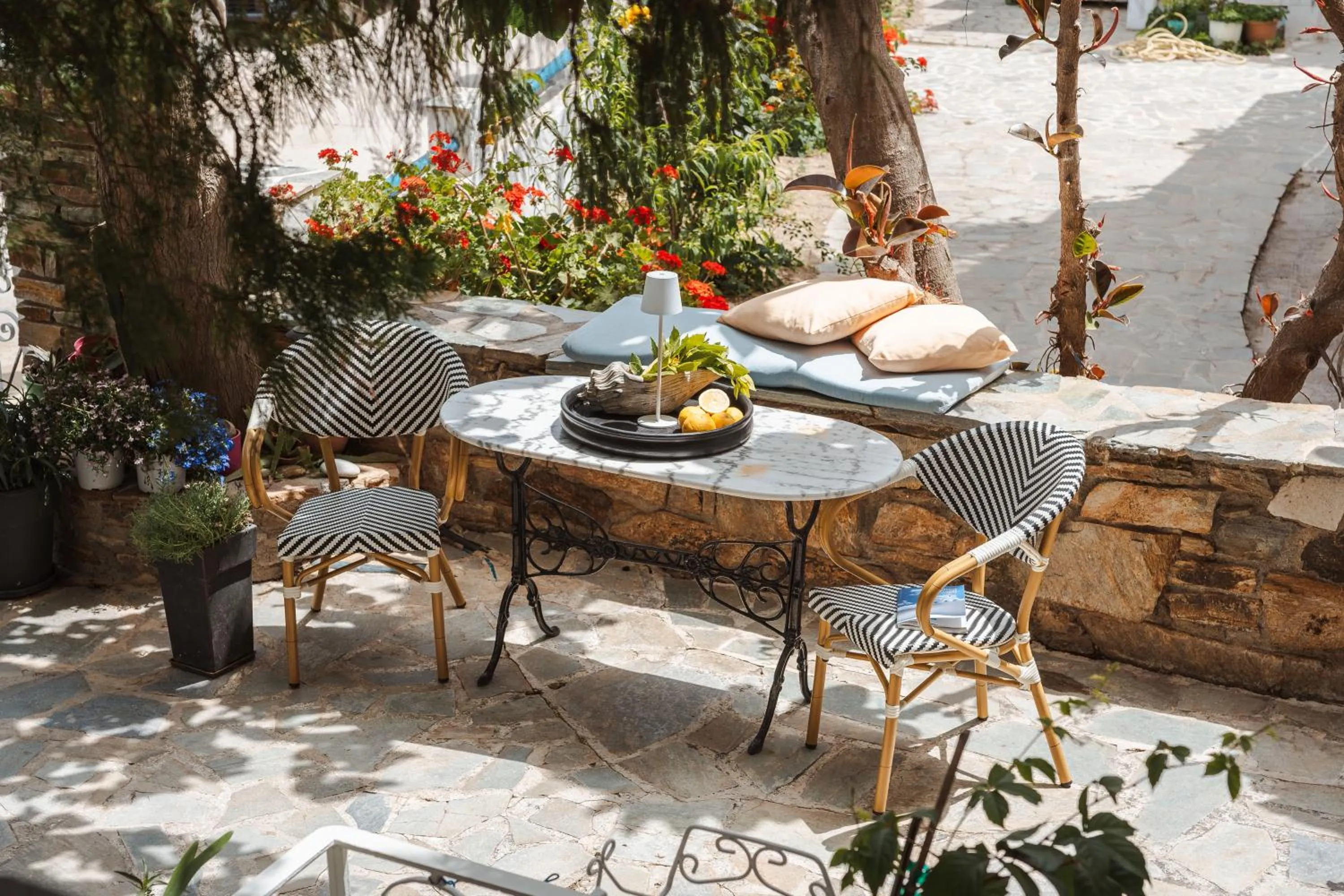 Sea View Apartments & Studios