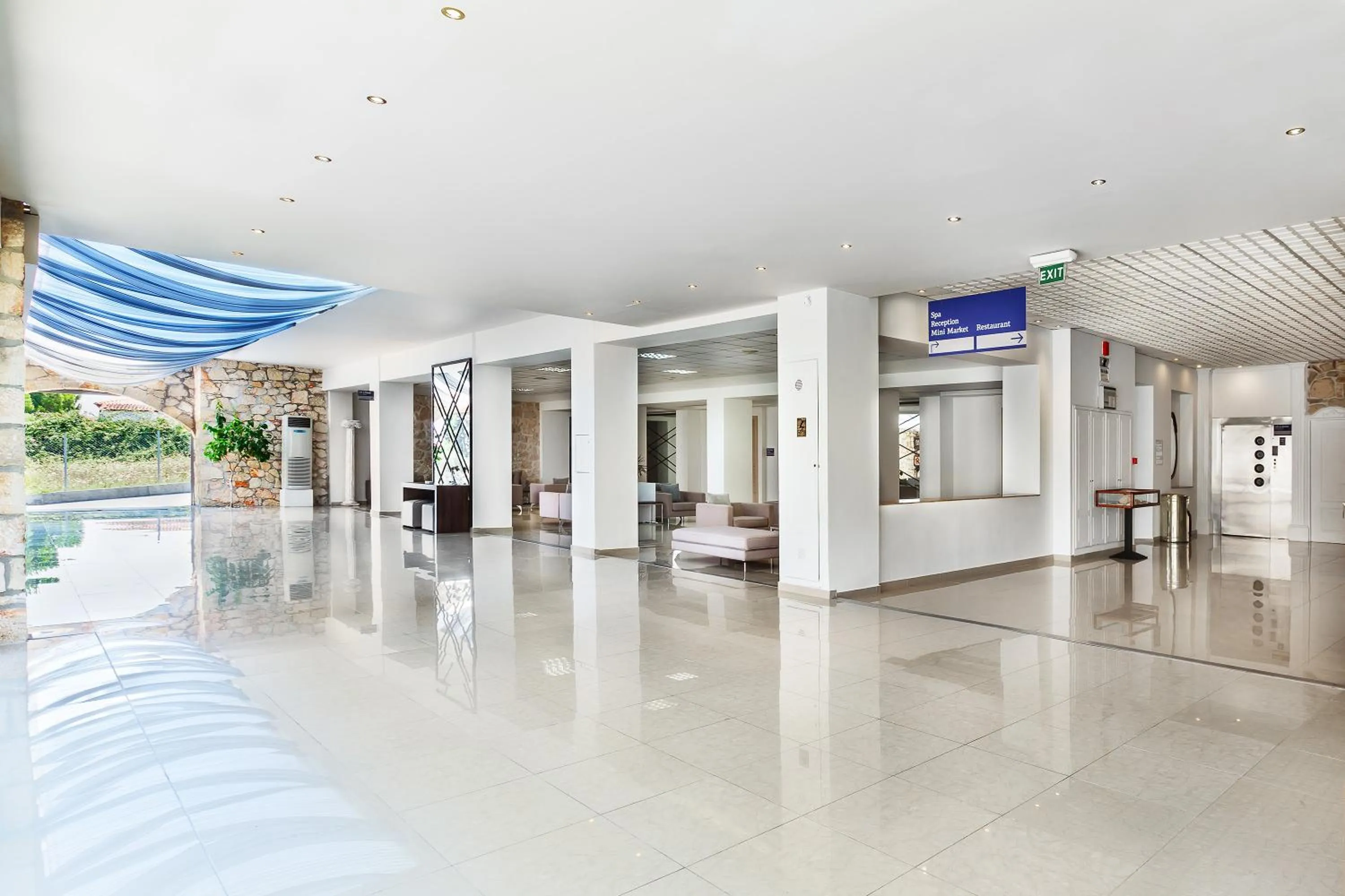Lobby or reception in Hotel Kriopigi
