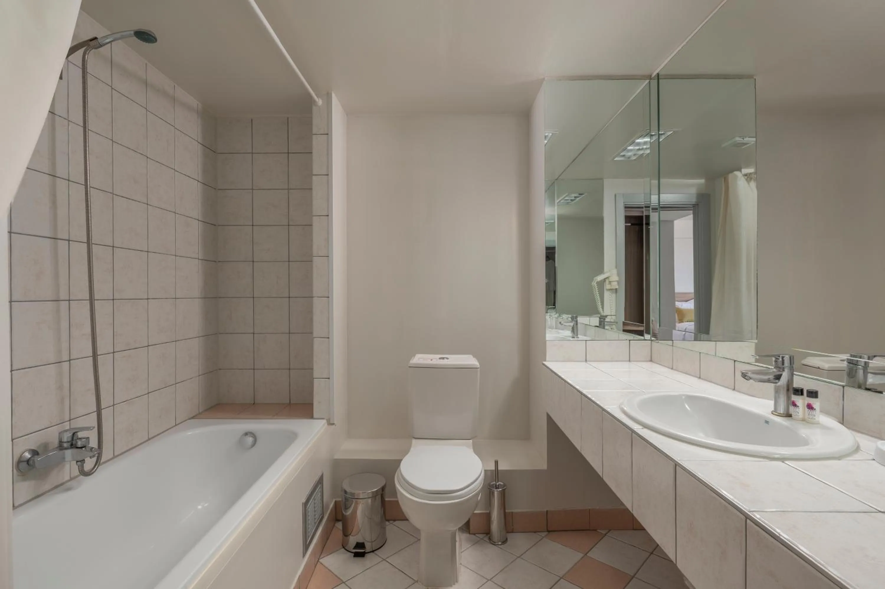 Bathroom in Hotel Kriopigi