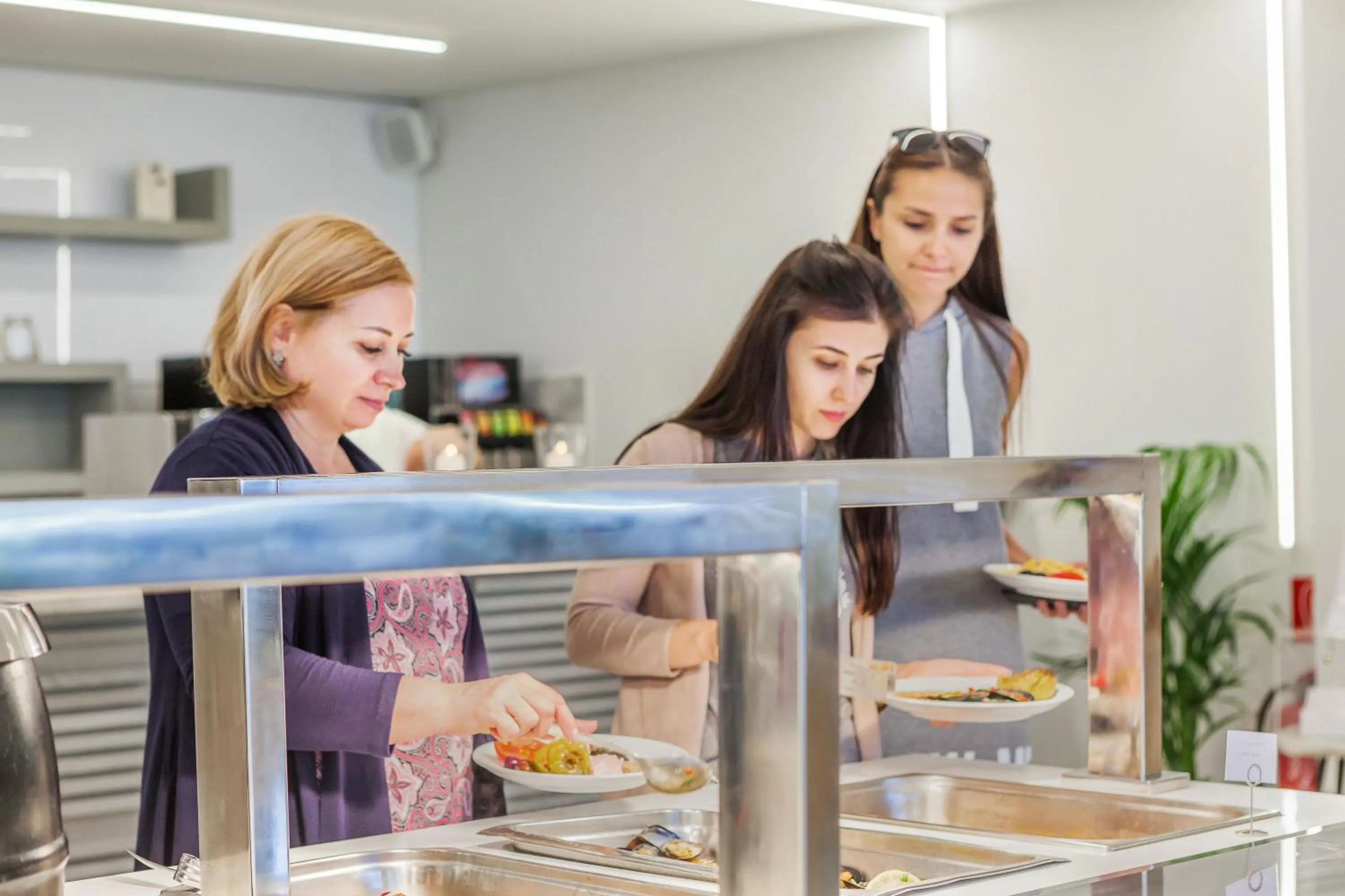 Guests in Hotel Kriopigi