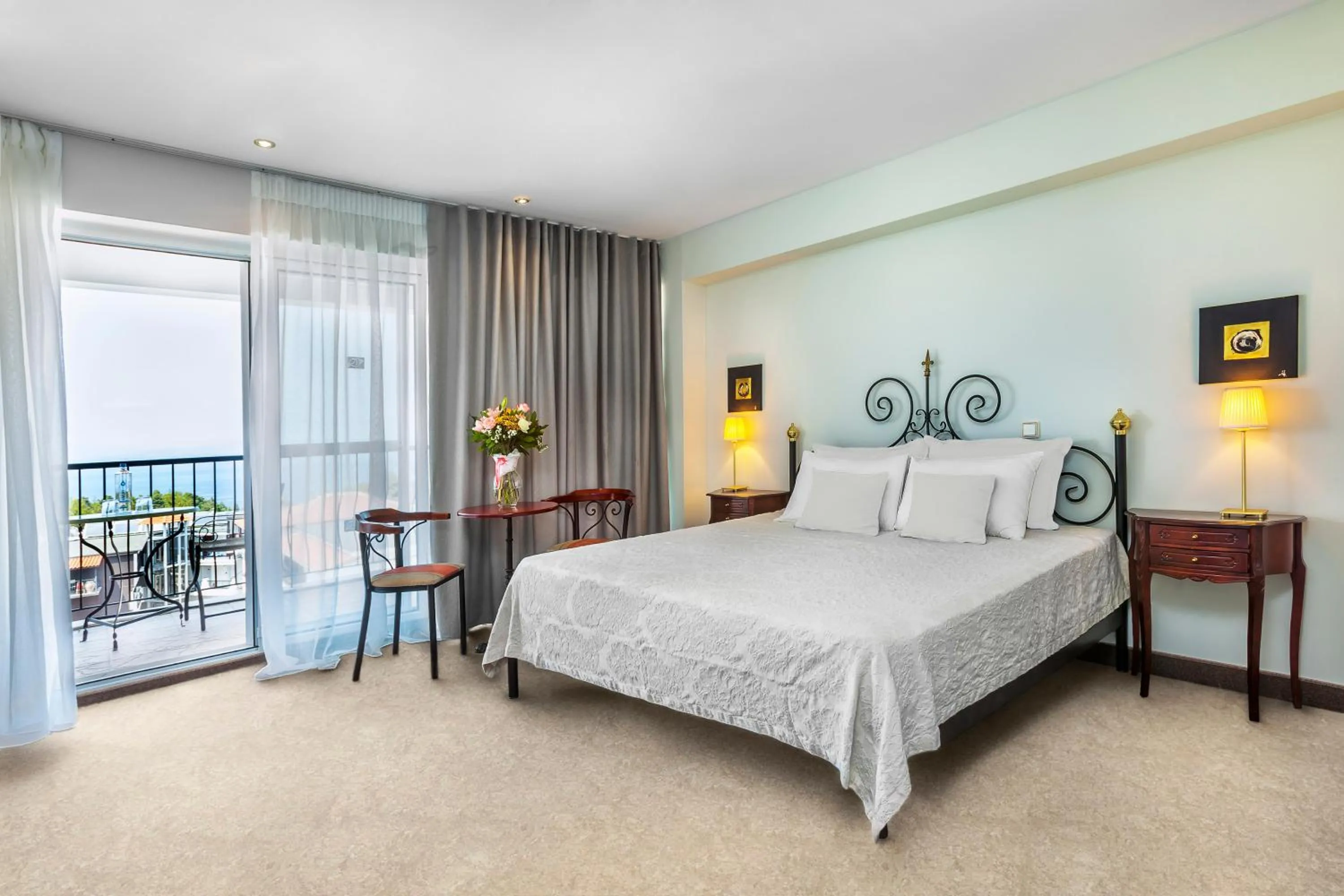 Bedroom, Bed in Hotel Kriopigi