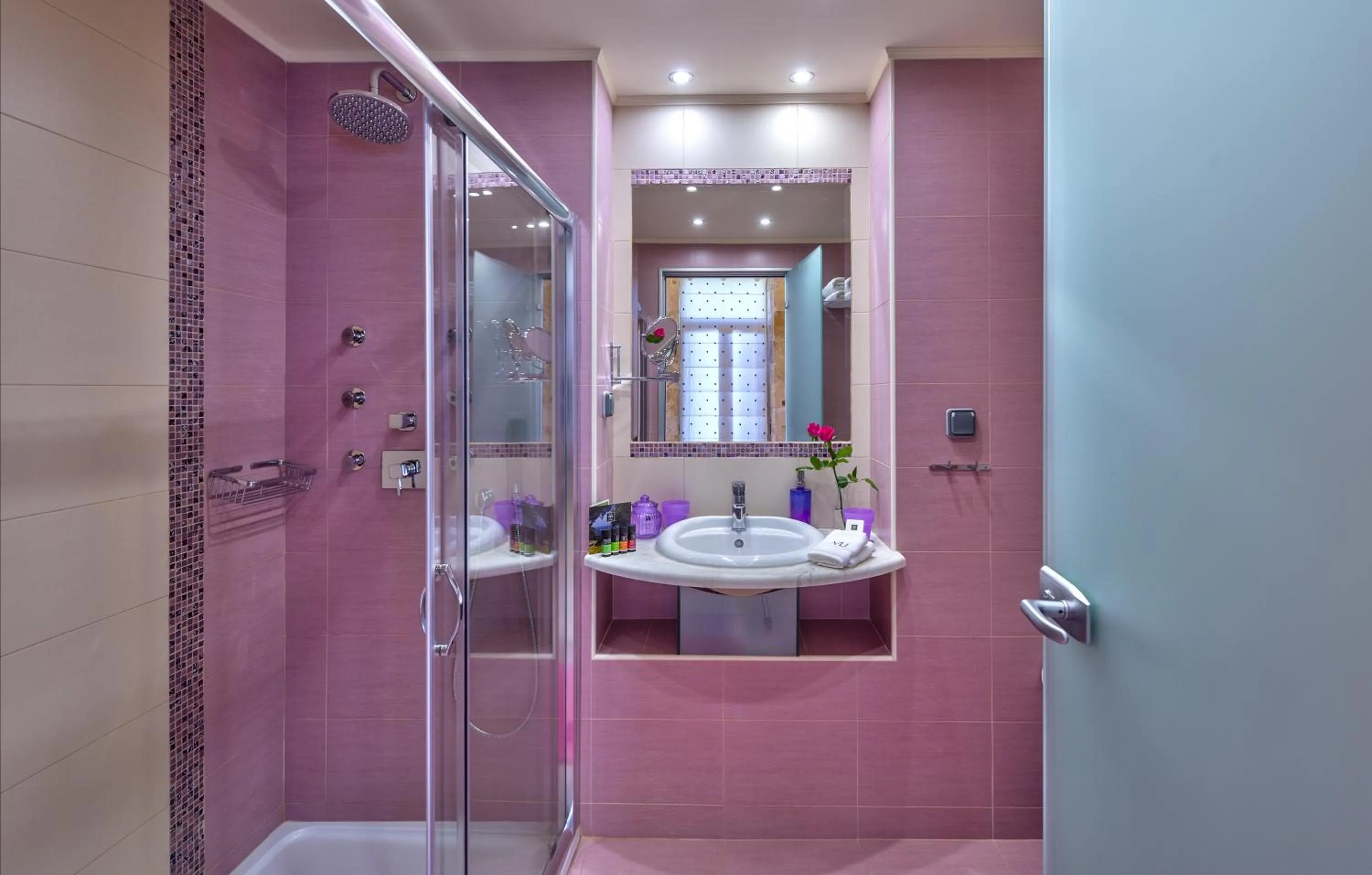 Shower in Avli Lounge Apartments