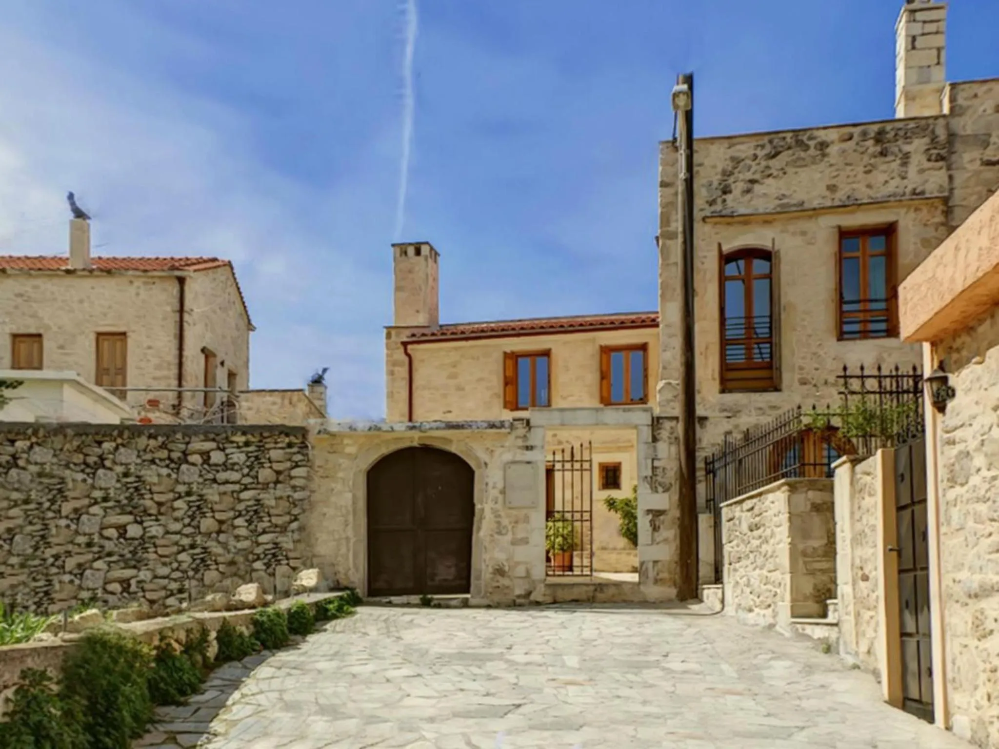 Facade/entrance in Arcus Suites