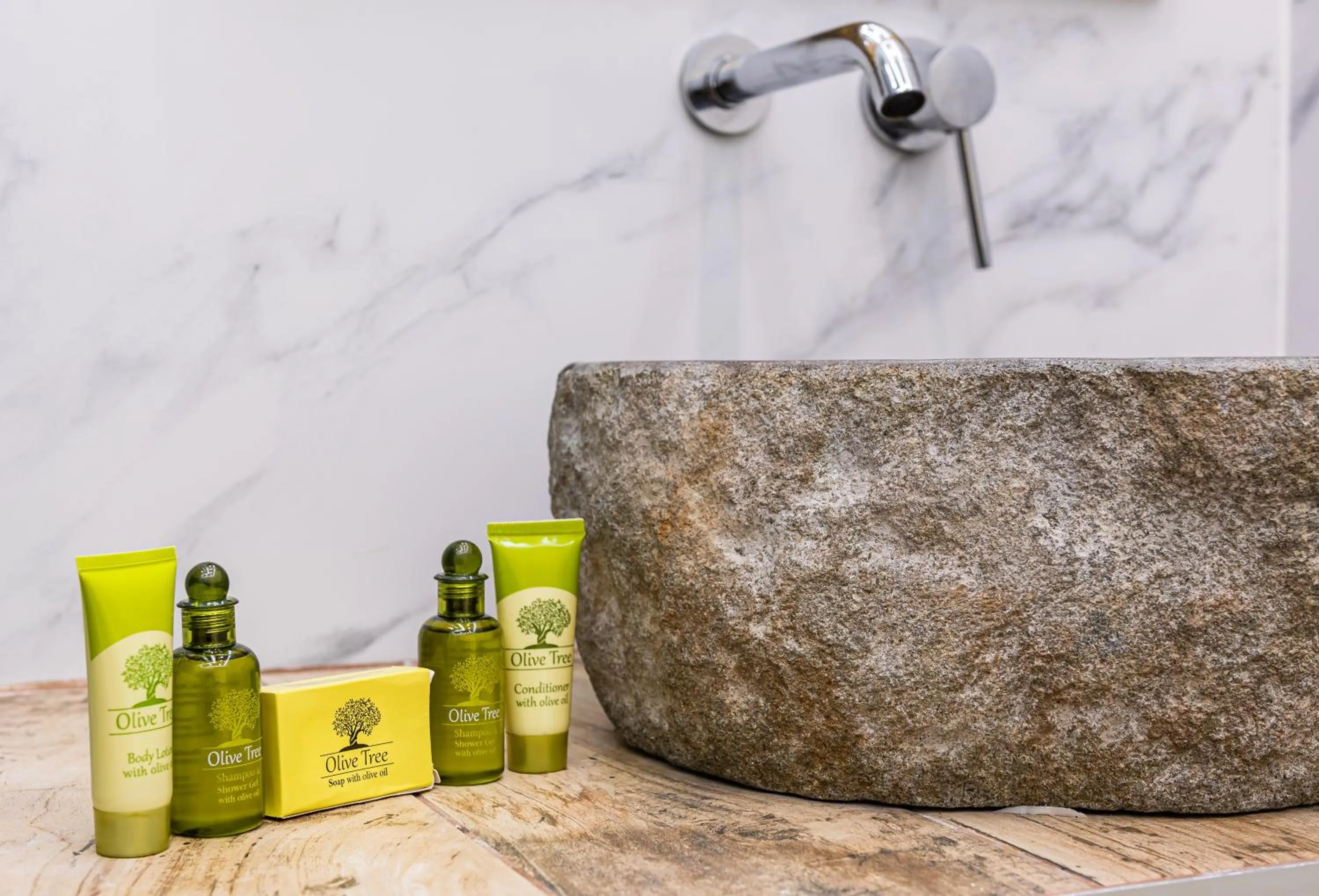 Bathroom in Dias Hotel & Apts