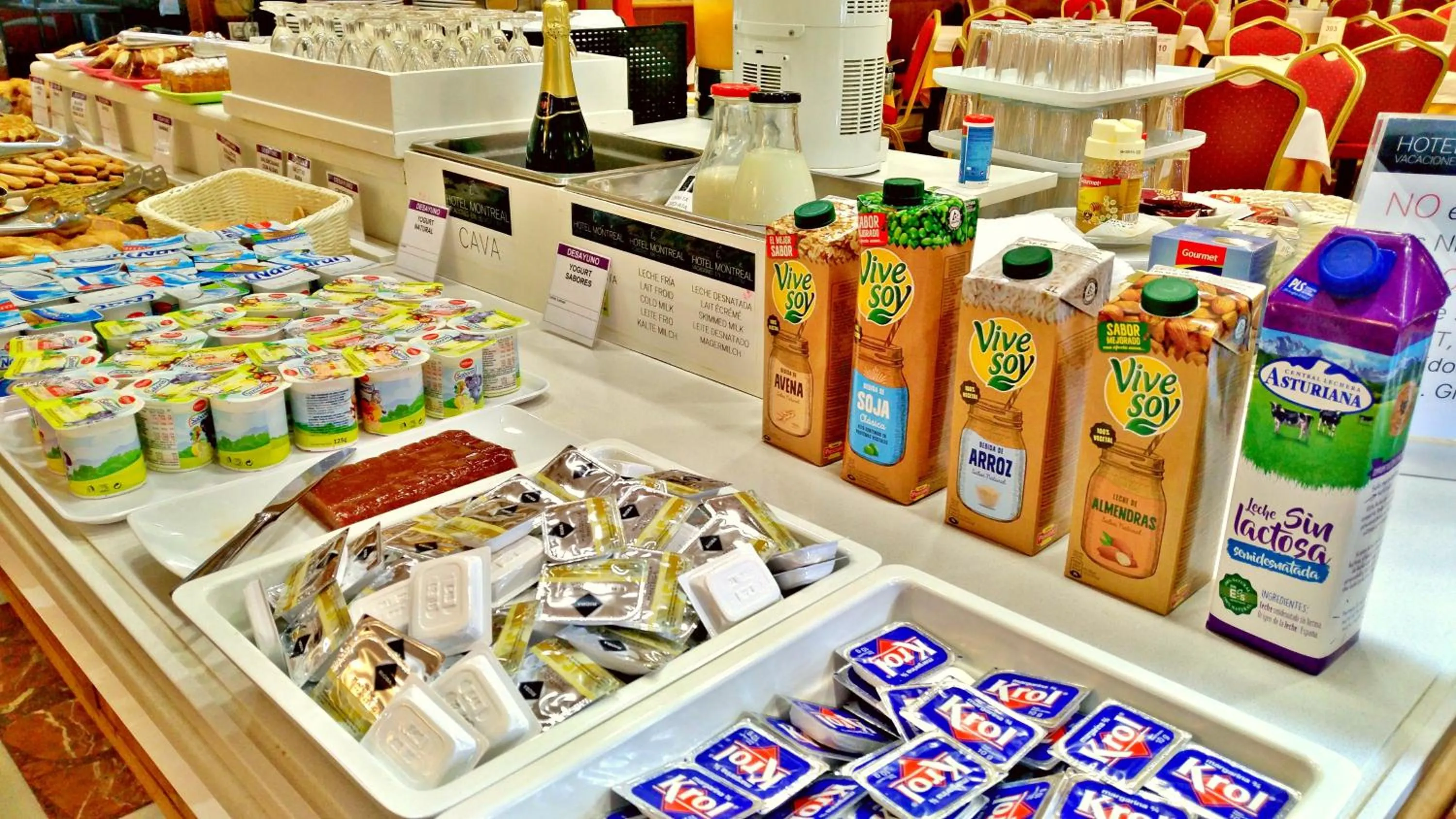 Buffet breakfast in Montreal