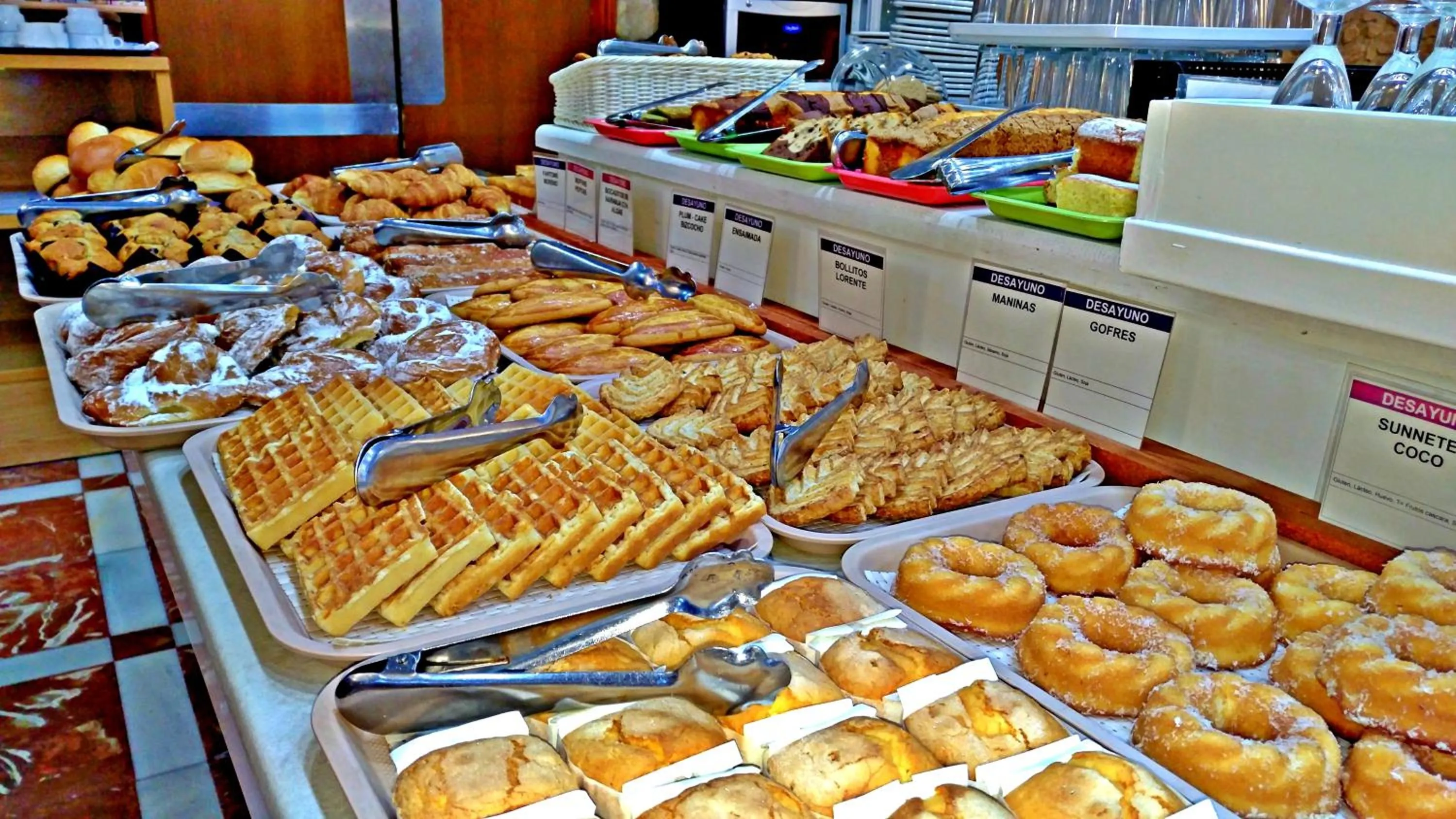 Buffet breakfast in Montreal