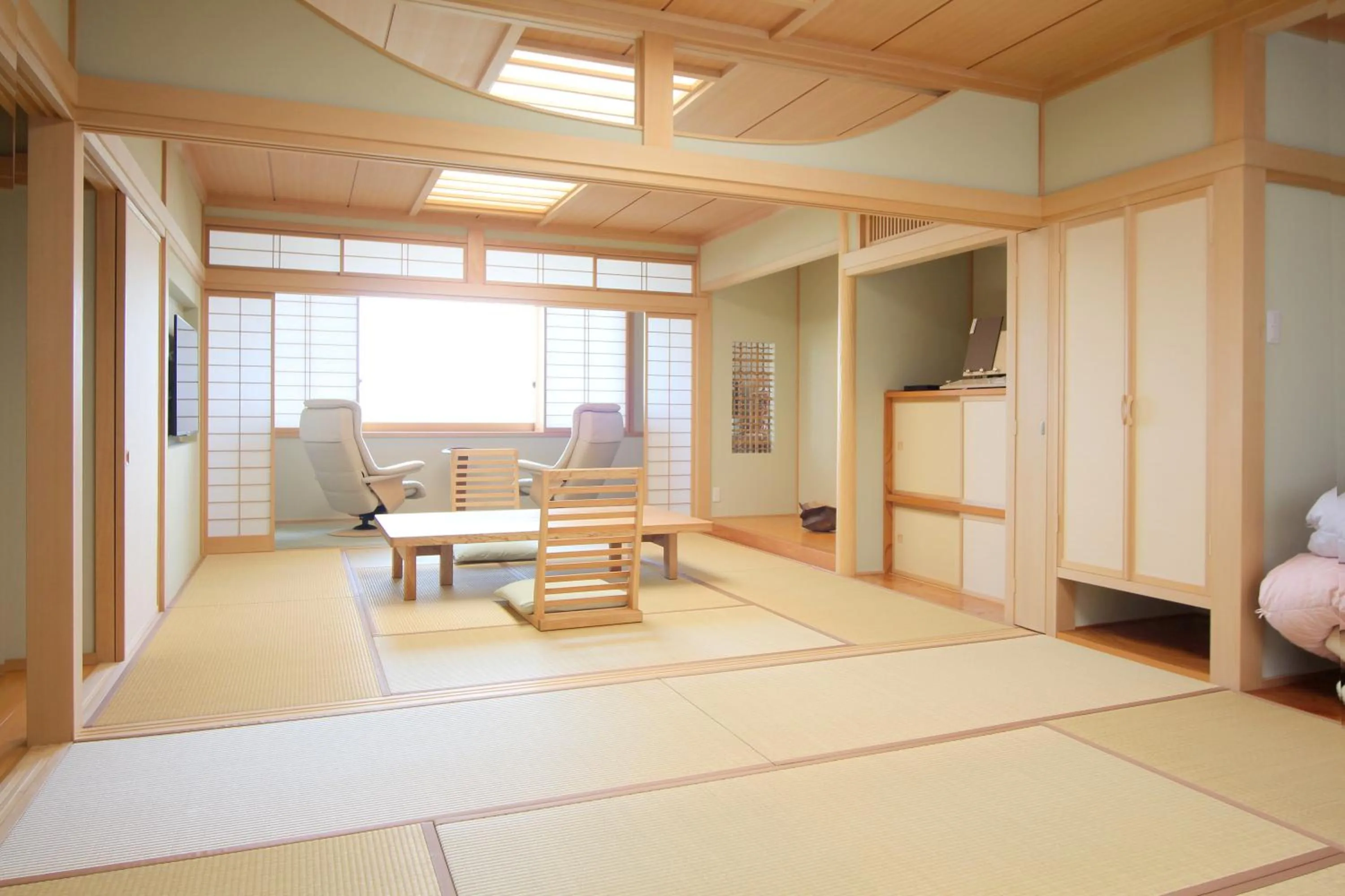 Photo of the whole room in Bessou Kakei