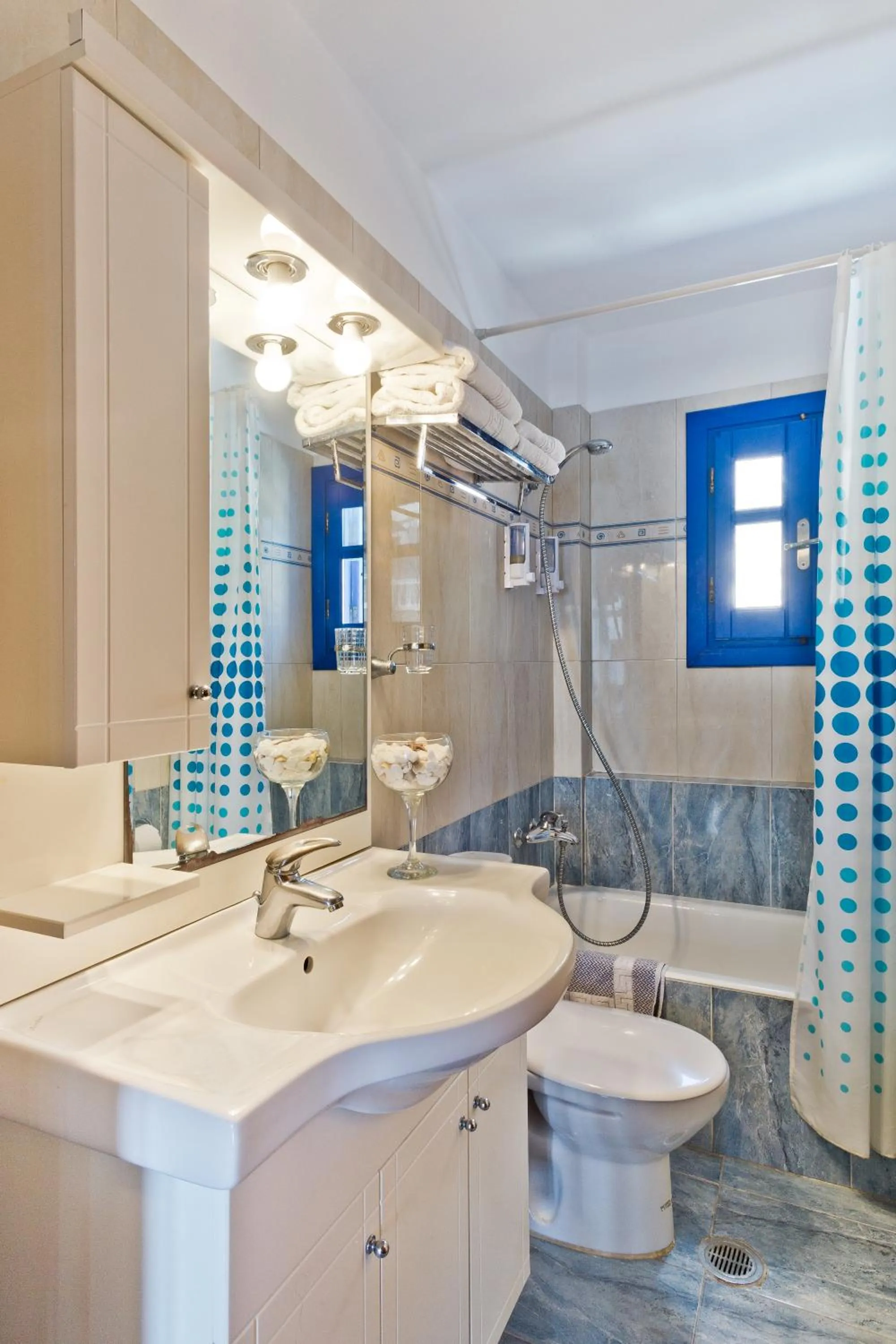 Shower in Alkioni Hotel