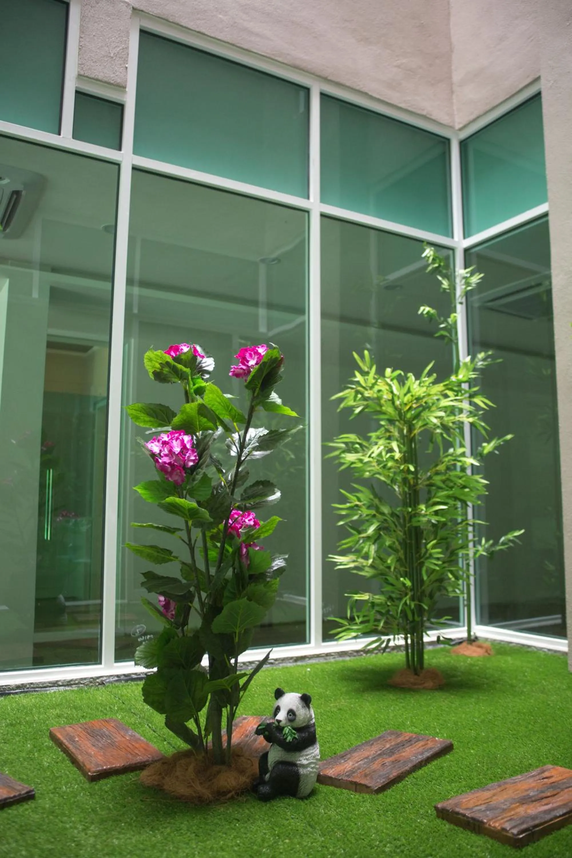 Garden in Qlassic Hotel